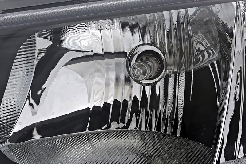 Chevrolet Chevy Silverado 1500/2500/3500 Headlight Assembly Kit - Halogen Replacement Lamps for 2005-2007 Models (Driver & Passenger Side) | Perfect for Night Driving & Off-Road Adventures