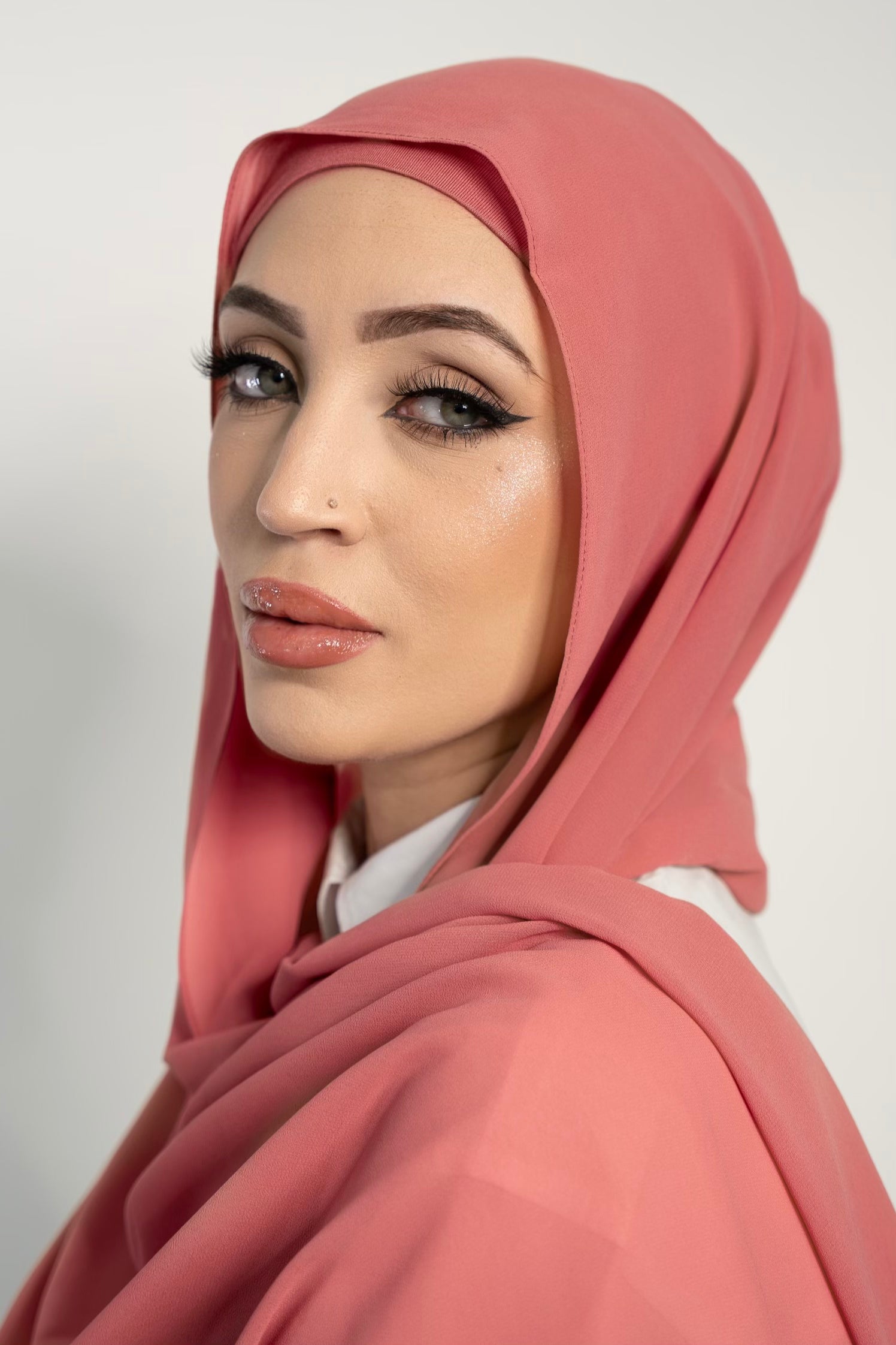 Premium Chiffon Hijab Set Amina - Soft & Lightweight Muslim Scarf for Women - Perfect for Daily Wear, Prayer, and Special Occasions