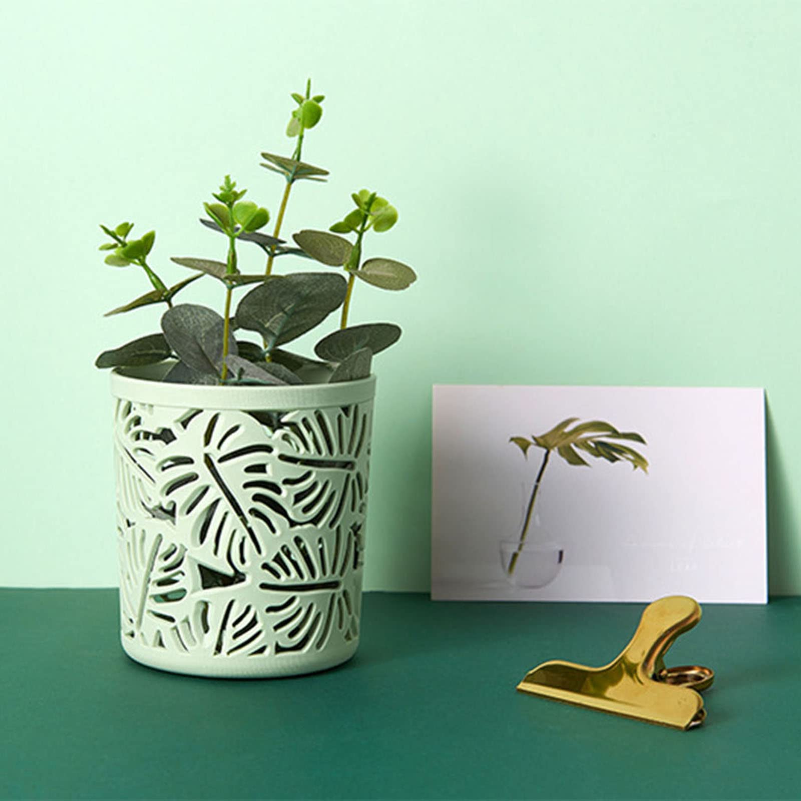 Creative Hollow Leaf Pen Holder - Plastic Desk Organizer for Pencils, Brushes & Stationery | Perfect for Office, School & Home Workspace Organization