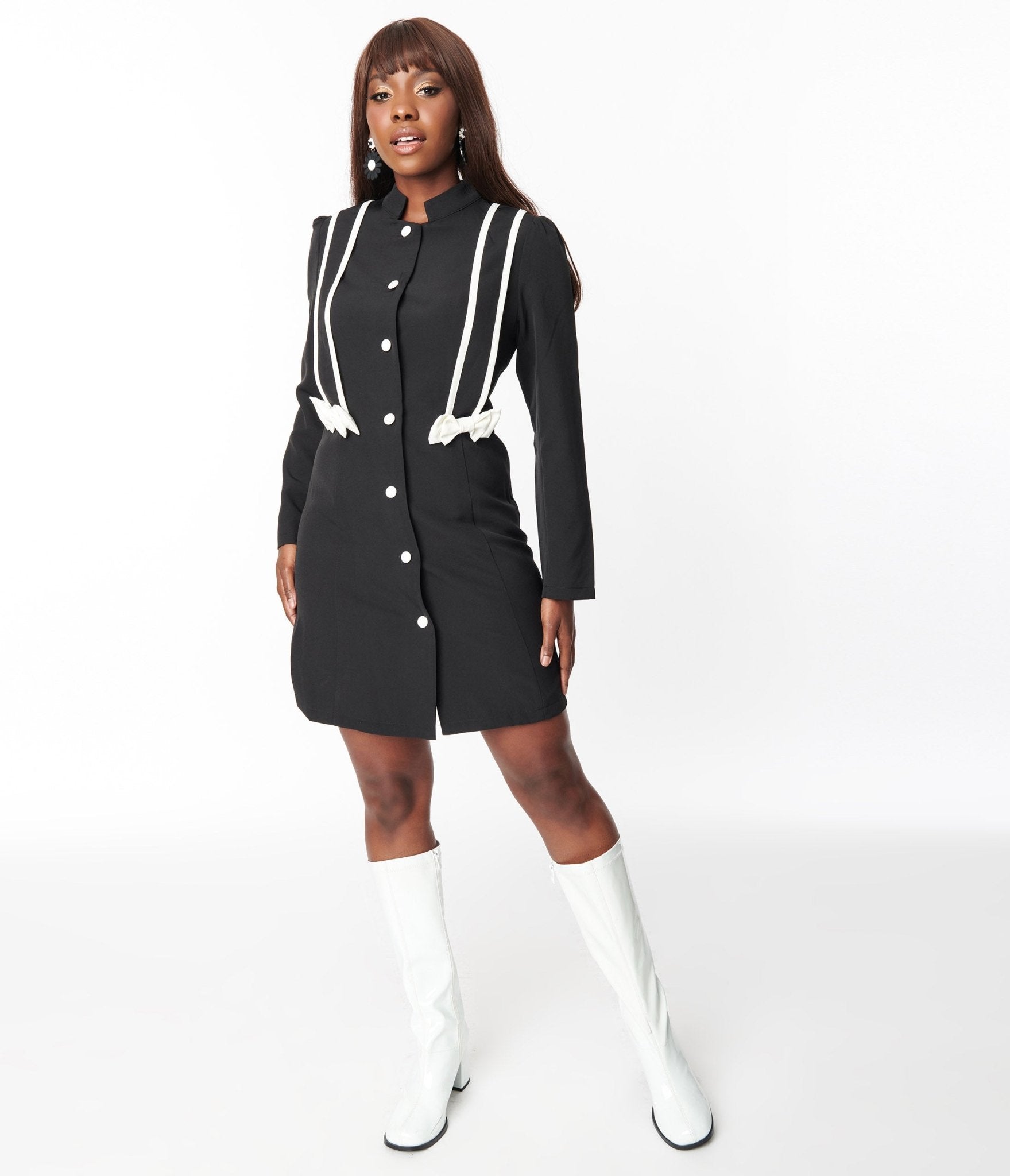 Vintage 1970s Black and White Bow Coat - Retro Elegant Women's Outerwear for Parties, Weddings & Special Occasions