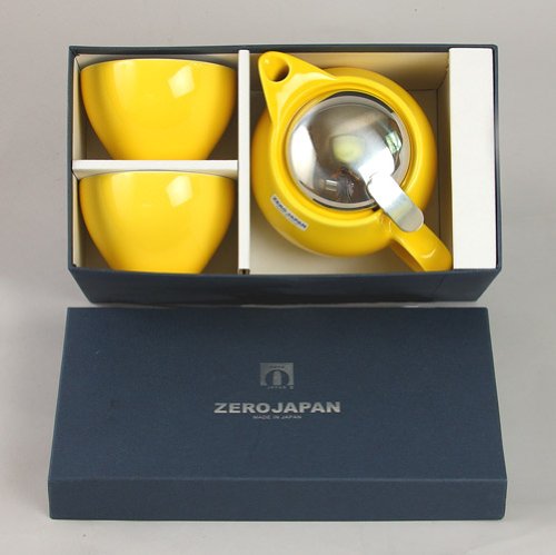 ZEROJAPAN ZG-001 YP 3-Person Teapot & 2 Wide Tea Cups Set - Yellow Pepper Color, Japanese Style Ceramic Tea Gift Set for Home, Office & Tea Ceremonies