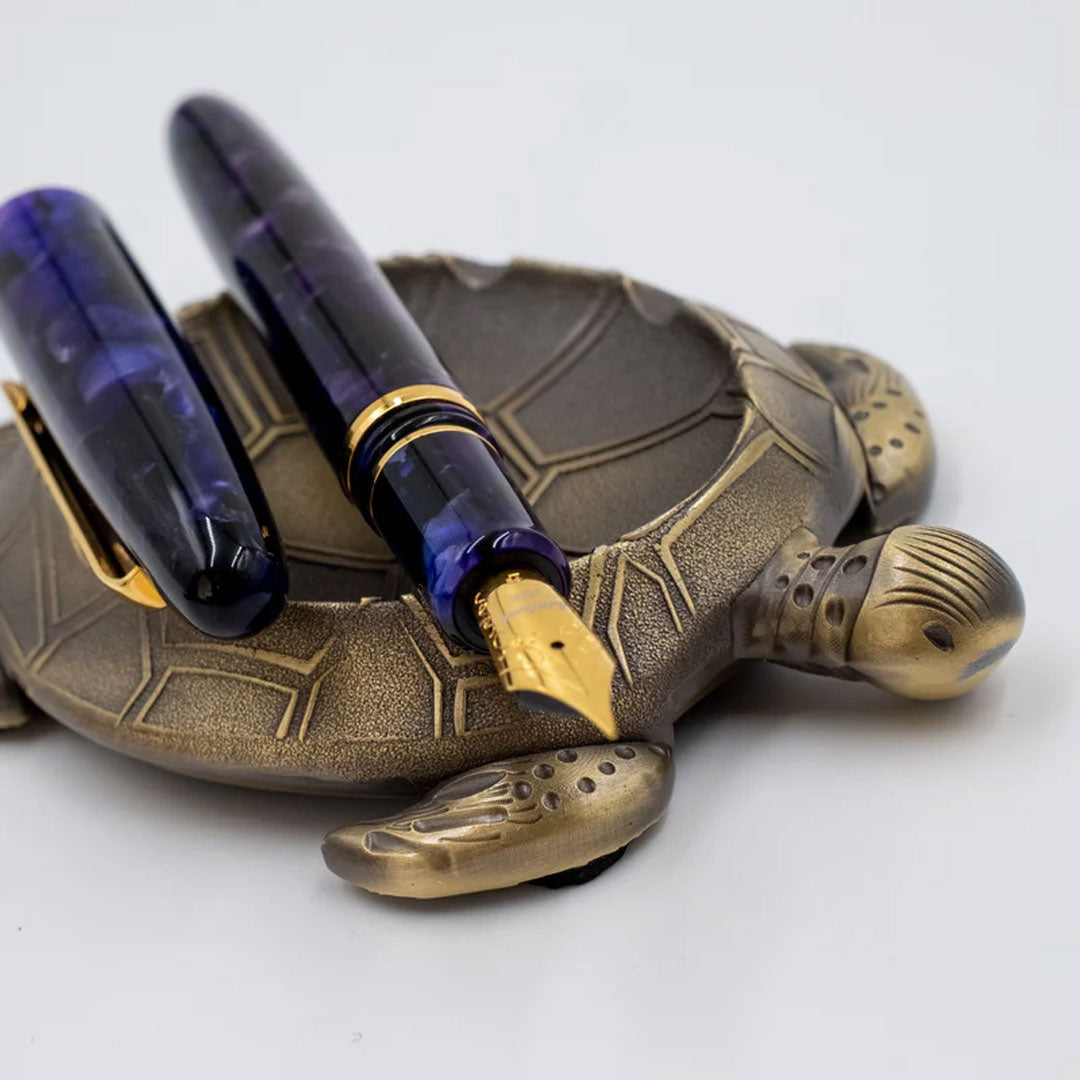 Esterbrook Patience Tortoise Pen Holder - Elegant Desk Organizer for Fountain Pens, Ballpoint Pens & Office Supplies - Perfect for Home Office, Study & Gift Giving