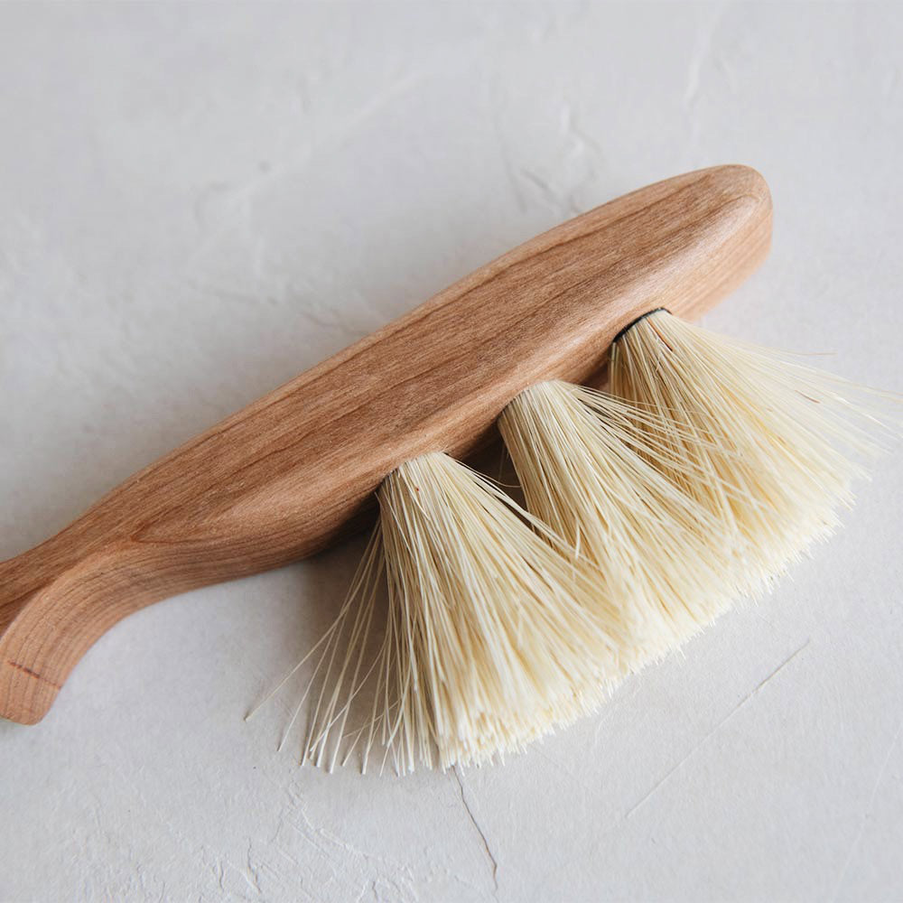 Premium Small Wooden Counter Brush - Natural Wood Handle for Kitchen, Bar & Restaurant Cleaning - Model MT0984 - Perfect for Countertops, Sinks & Hard-to-Reach Areas
