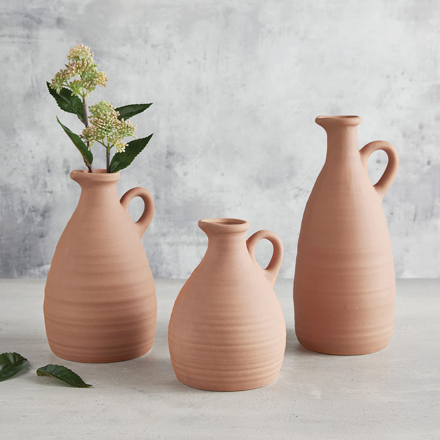 47th & Main Smooth Terracotta Vase - Small Natural Clay Pot for Home Decor, Centerpiece, Wedding, Tabletop, Shelf Display