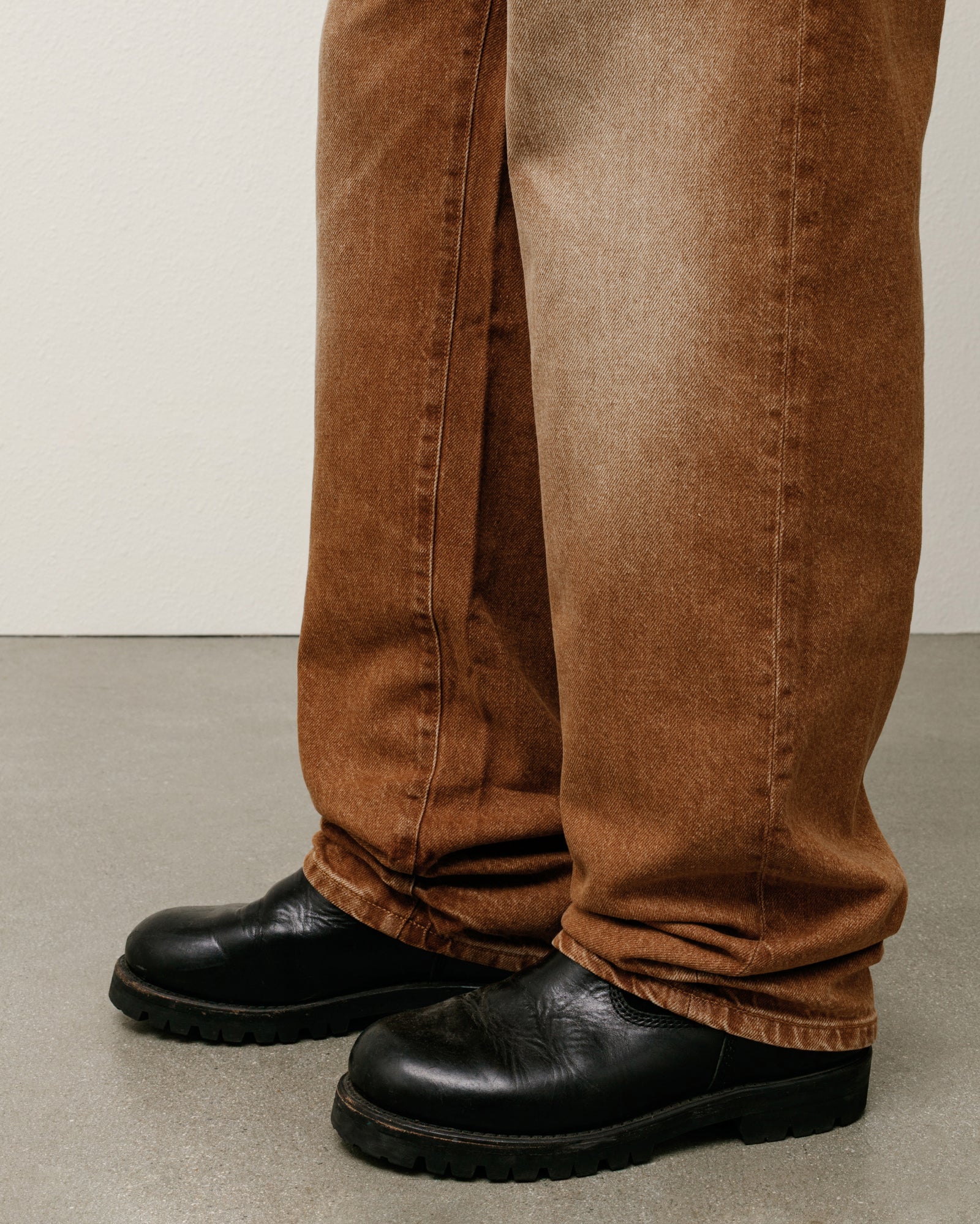 Classic High-Quality Denim Jeans for Men & Women - Comfortable & Stylish for Casual Wear, Work, and Everyday Outfits