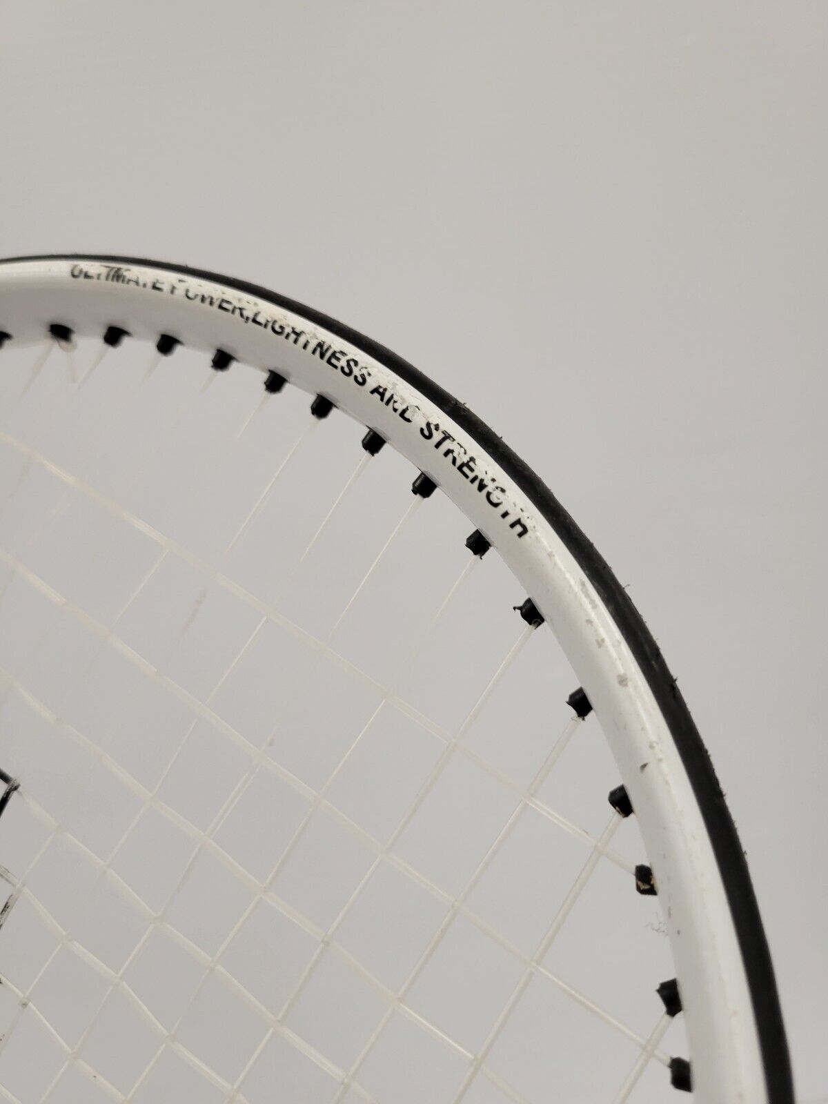 Wilson Atomic Tennis Racket - Lightweight Carbon Fiber Tennis Racquet for Adults & Teens - Perfect for Beginners & Intermediate Players - Great for Court Training & Competitive Matches