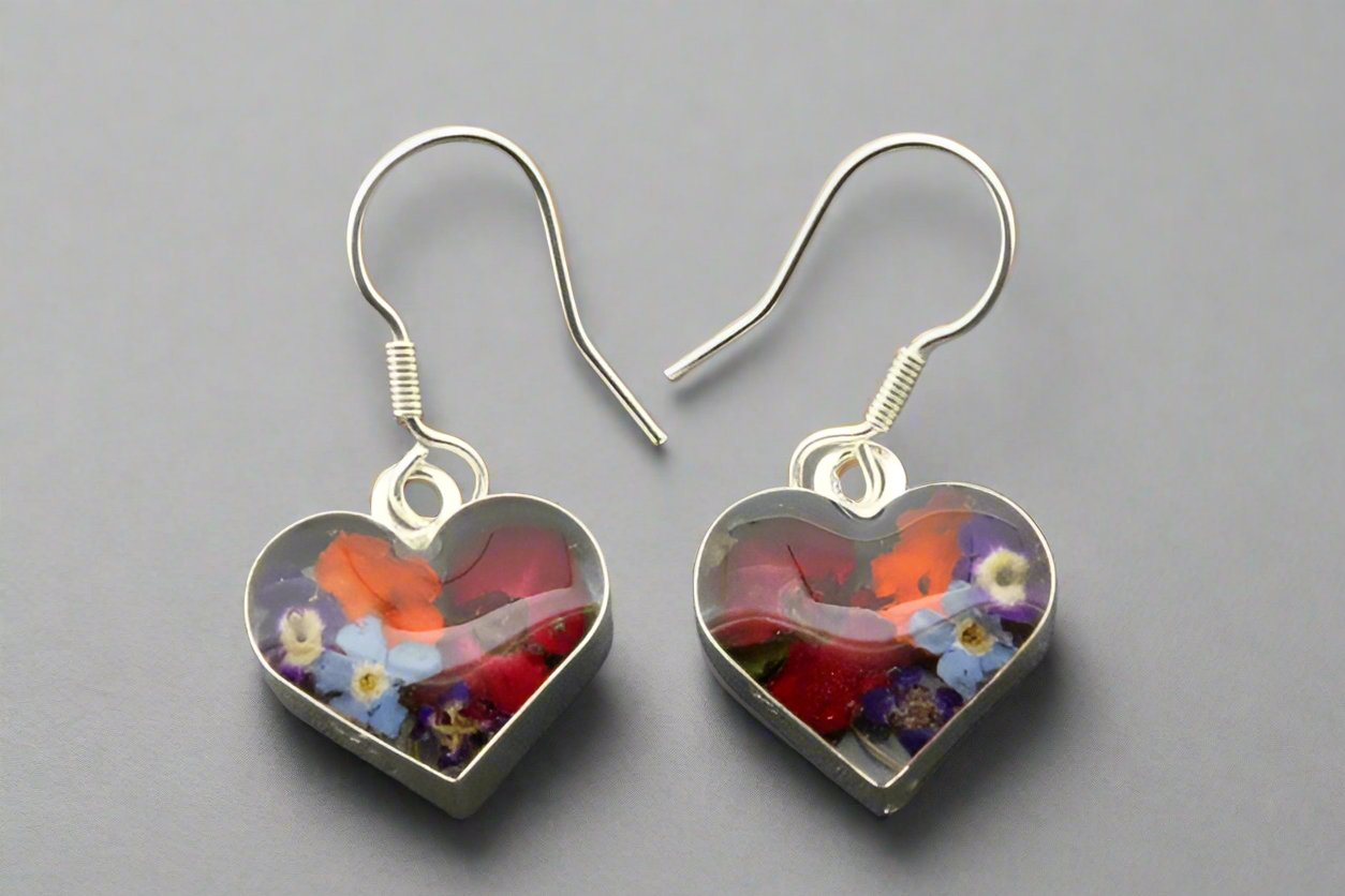 Handmade Resin Heart Earrings with Real Flower - Elegant Floral Jewelry for Women - Perfect for Weddings, Parties & Gifts