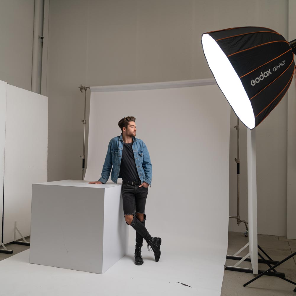 Godox QR P120 Quick Release Parabolic Softbox for Bowens Mount - Professional Photography Lighting Modifier for Portraits, Product Shoots & Studio Use (Demo Stock)