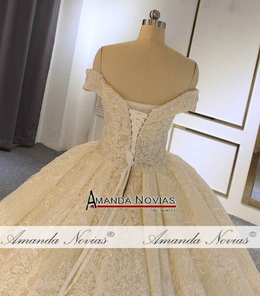 Elegant Off-Shoulder Luxury Ball Gown Wedding Dress by Amanda Novias - Perfect for Evening Galas, Prom Nights & Formal Weddings