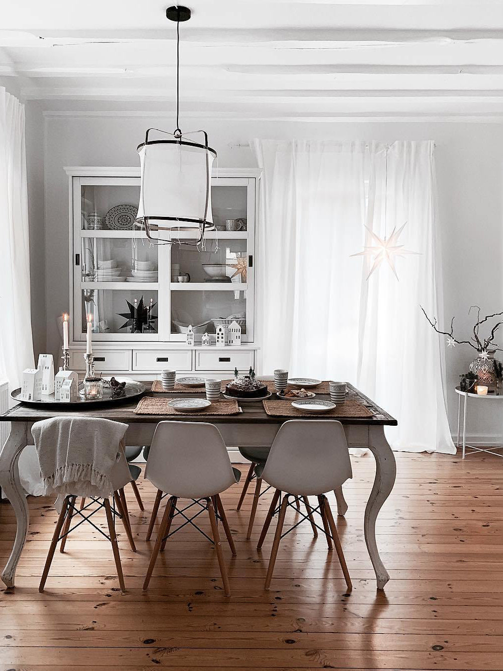 Modern Ay Illuminate Pendant Light - Adjustable Hanging Fixture for Kitchen Island, Dining Room & Bedroom - Energy Efficient LED Lighting for Home Decor