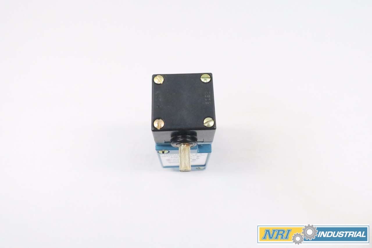 HONEYWELL LSA1A Micro Switch Limit 600V-AC 10A AMP Switch D545840 - Heavy Duty Electrical Component for Industrial Machinery & Automation Systems