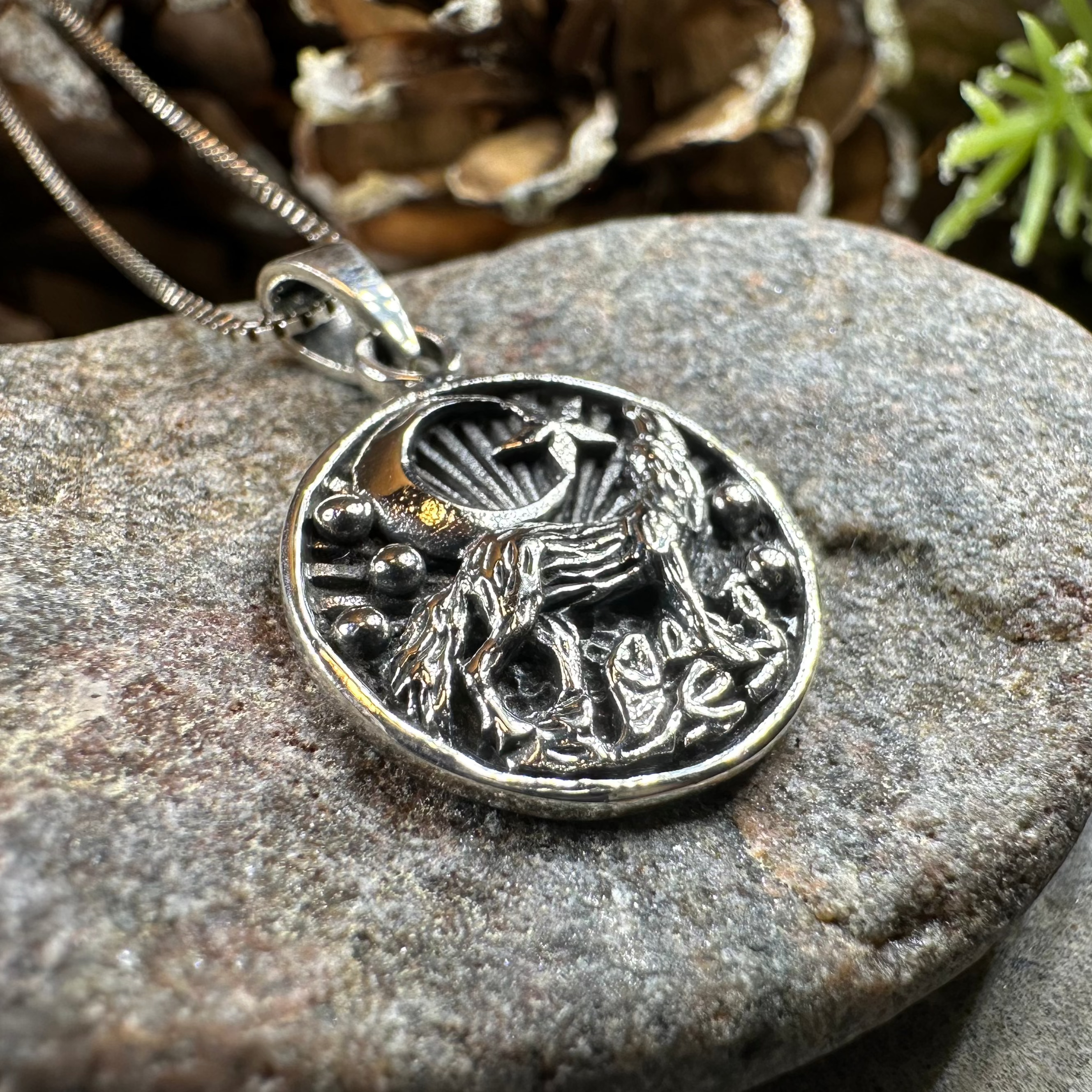 Oíche Wolf Necklace for Women - Sterling Silver Howling Wolf Pendant with Adjustable Chain - Perfect for Gifts, Everyday Wear & Spiritual Jewelry Lovers