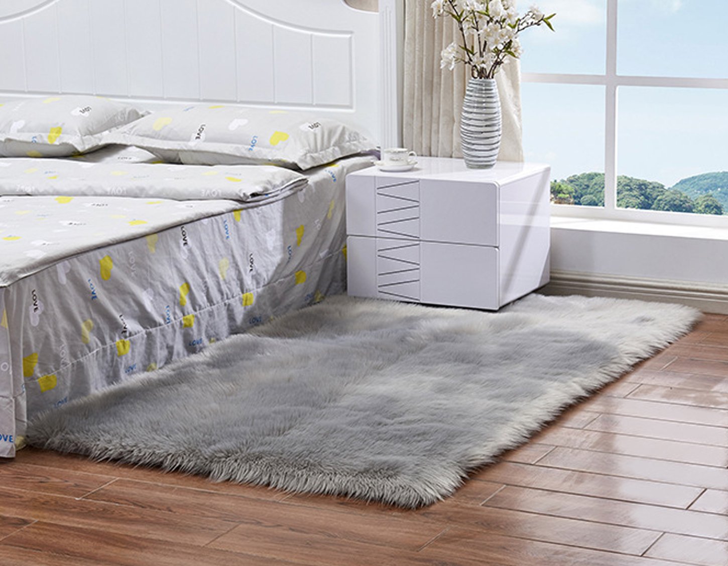 Luxury Faux Sheepskin Rug - Soft Plush Faux Fur Carpet for Bedroom, Living Room, Nursery - Chair Cover & Seat Pad - Grey Home Decor for Cozy Floor & Sofa Use