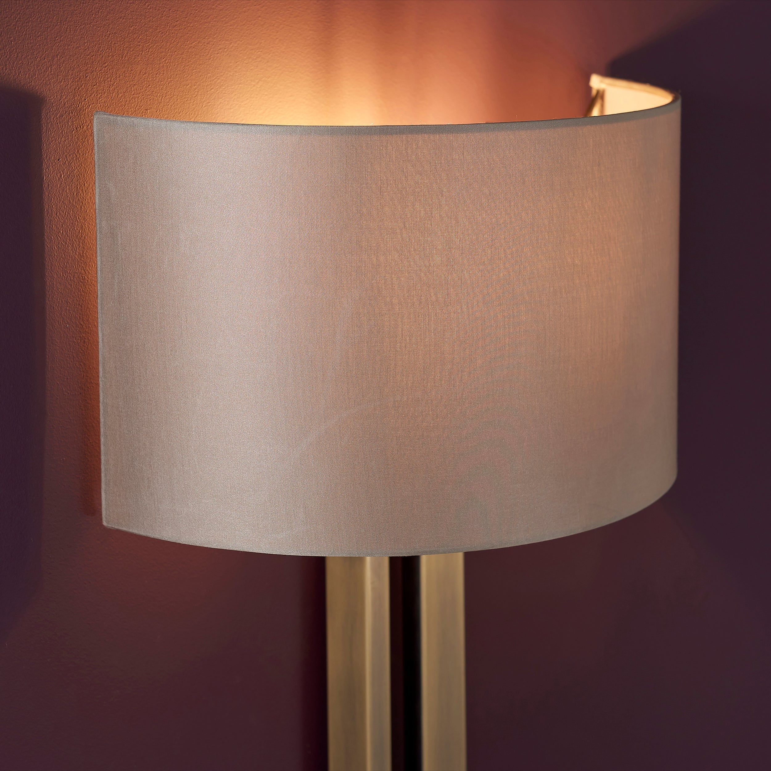 Blake Wall Light in Bronze & Antique Brass Finish - Elegant Vintage Sconce for Bedroom, Living Room, and Hallway Lighting