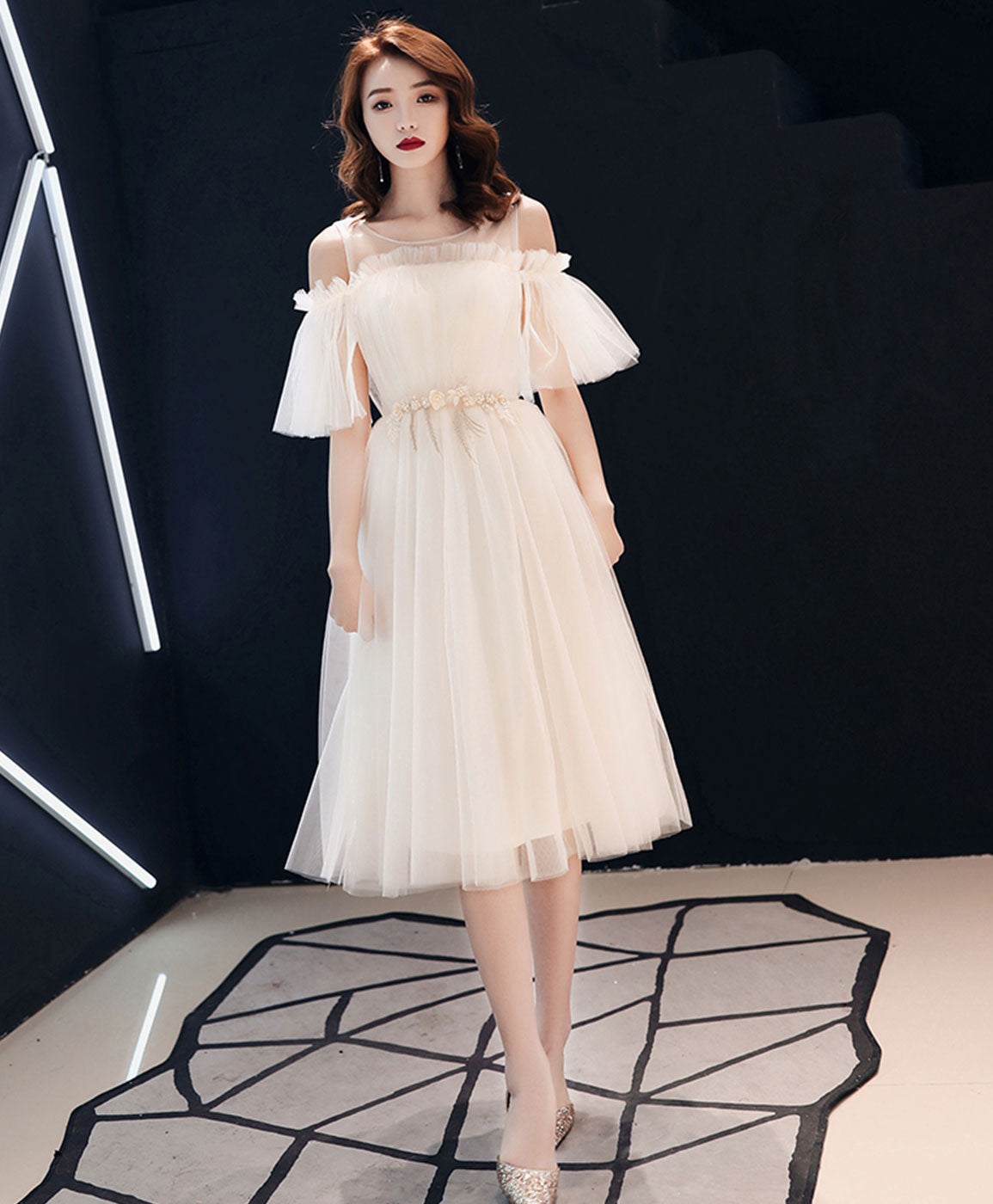 Light Champagne Tulle Short Prom Dress & Homecoming Dress - Elegant Party Gown for Prom Night, Homecoming Dance, Formal Events & Special Occasions