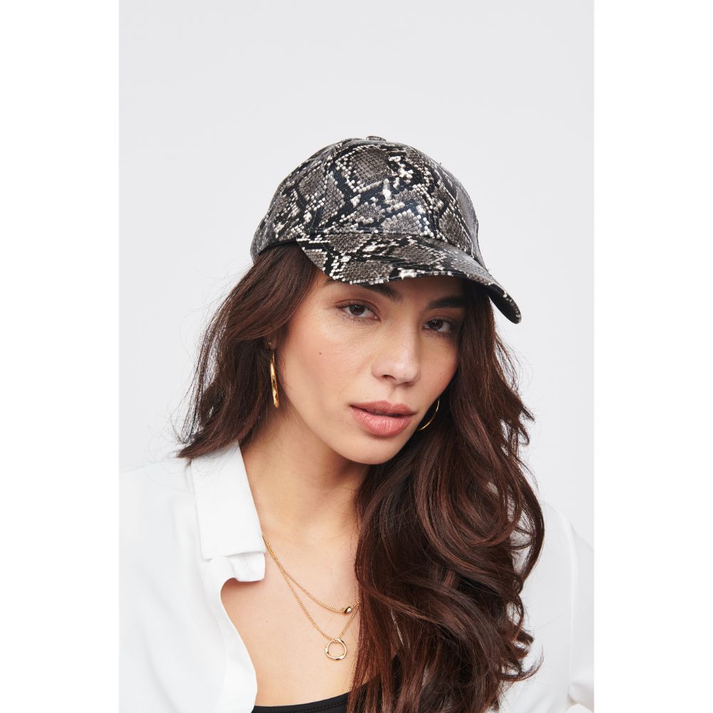 Vegan Leather Baseball Cap for Men & Women - Stylish Adjustable Unisex Hat for Outdoor, Sports & Casual Wear