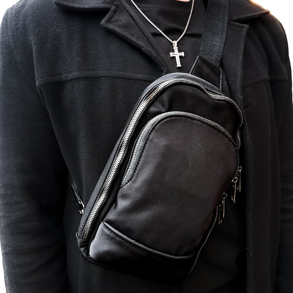 Stylish L'uomo Men's Crossbody Bag - Durable & Fashionable Shoulder Bag for Everyday Use, Travel, and Work
