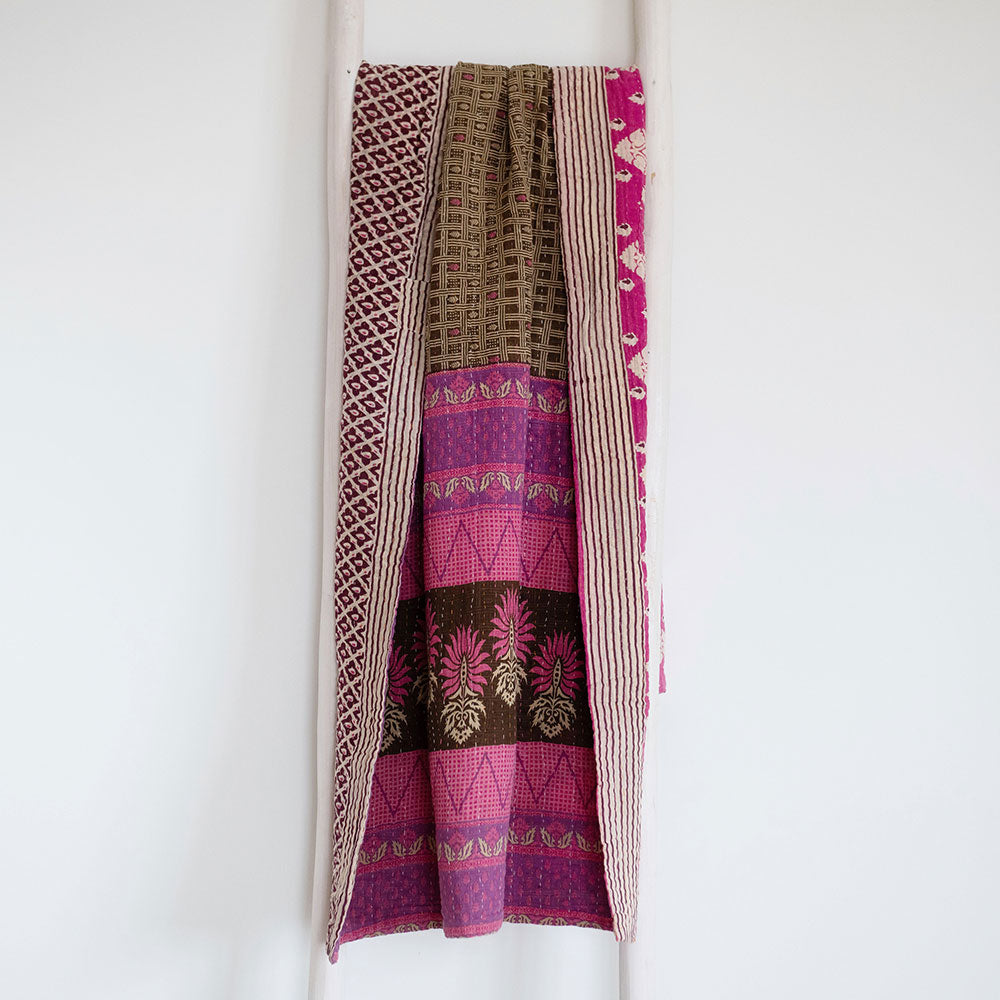 Handmade Unique Kantha Quilt KT7109 - Traditional Indian Patchwork Bedspread for Cozy Home Decor & Bohemian Style Bedding