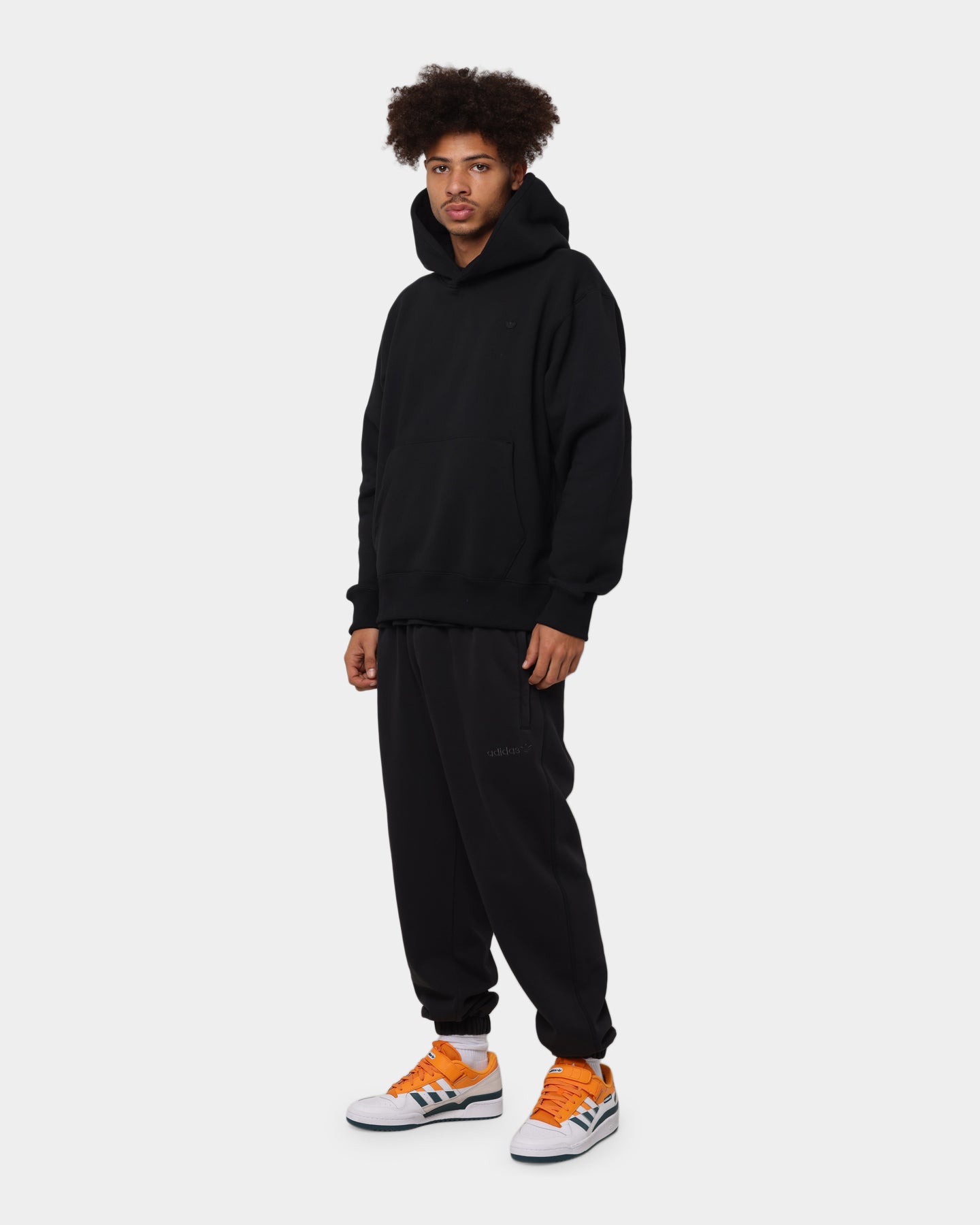 Adidas Adicolour Trefoil Hoodie - Black Men's Pullover Sweatshirt | Casual Streetwear for Gym, Running & Everyday Wear