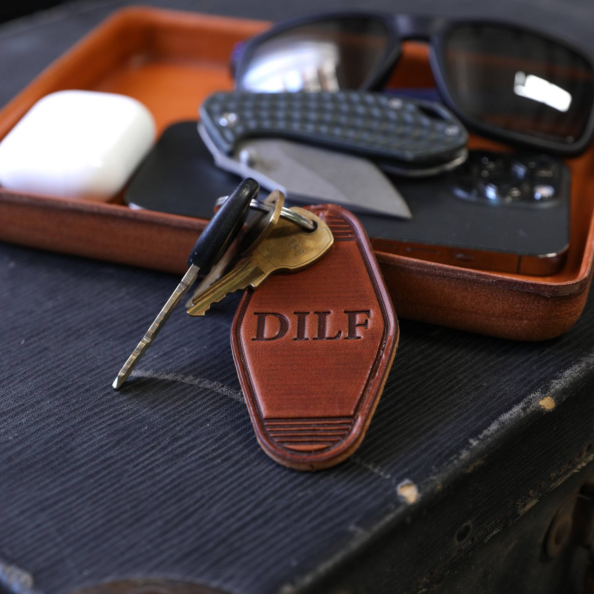 Personalized Engraved Keychain for Dad - Unique Gift for Father's Day, Birthday, Anniversary | Durable Metal Key Ring with Custom Message - Perfect for Everyday Use, Travel & Car Keys