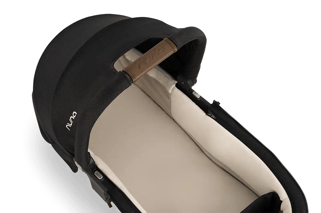 Nuna LYTL Lightweight Portable Bassinet with Stand - Safe & Comfortable Baby Sleeper for Newborns - Perfect for Nursery, Bedroom, and Travel Use