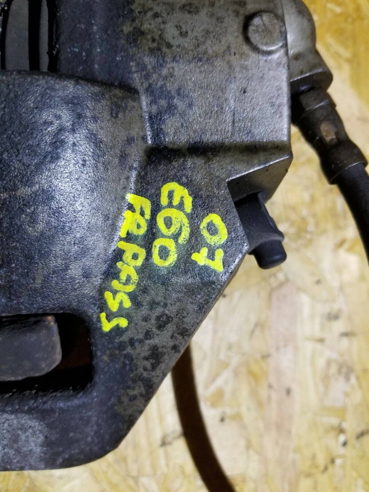 04-07 BMW 530xi E60 AWD Front Right Brake Caliper OEM Replacement - Perfect for DIY Repairs & Performance Upgrades