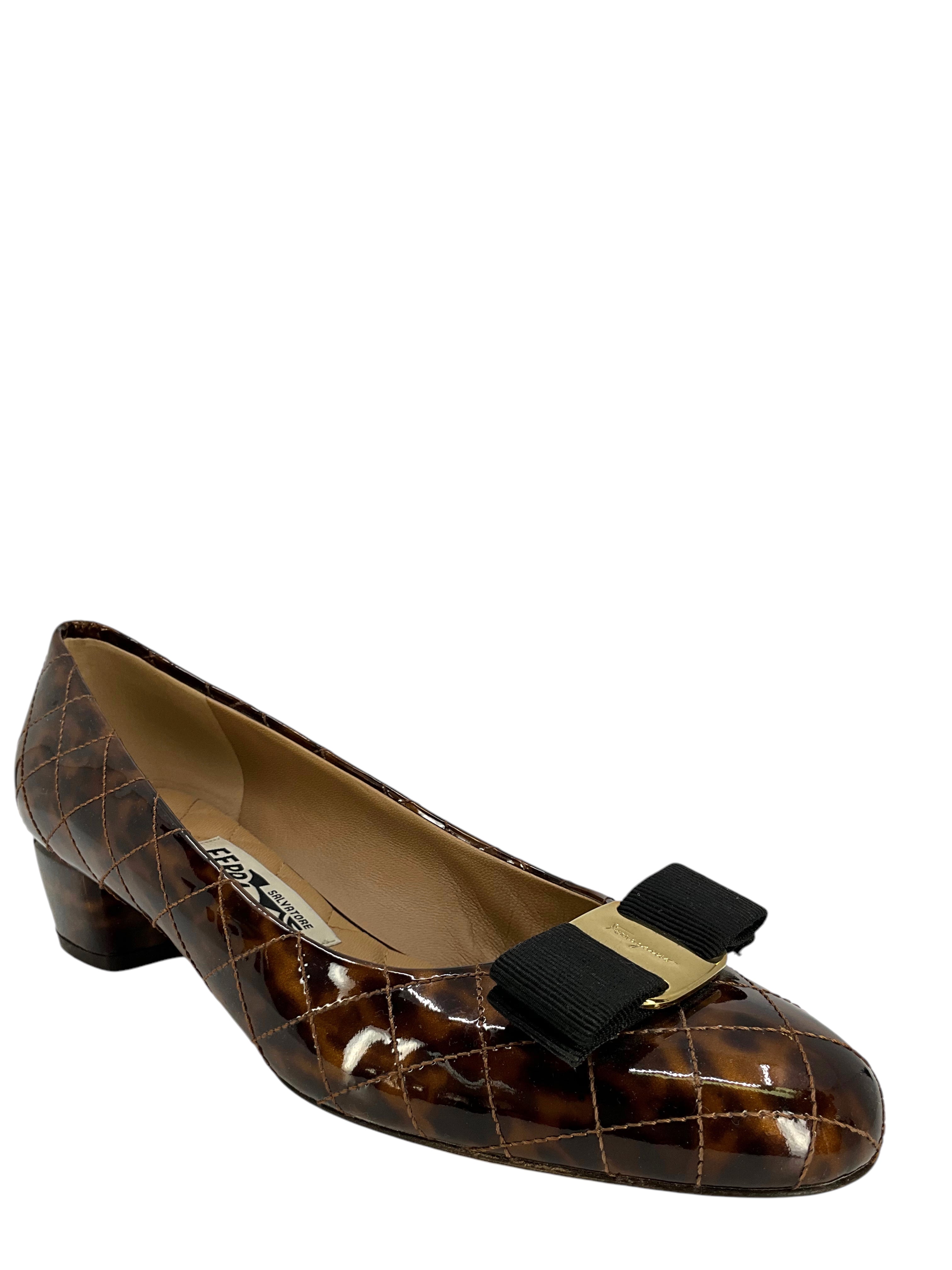 Salvatore Ferragamo Vara Bow Patent Leather Pumps Women's Size 8 - New Designer Shoes for Office, Wedding & Special Occasions
