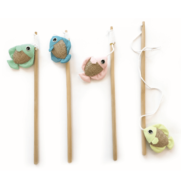 Interactive Cat Toy - M PETS Play Fish Wand with Feathers for Indoor Cats - Fun Exercise & Bonding for Kittens & Adult Cats - Perfect for Playtime, Training & Stress Relief