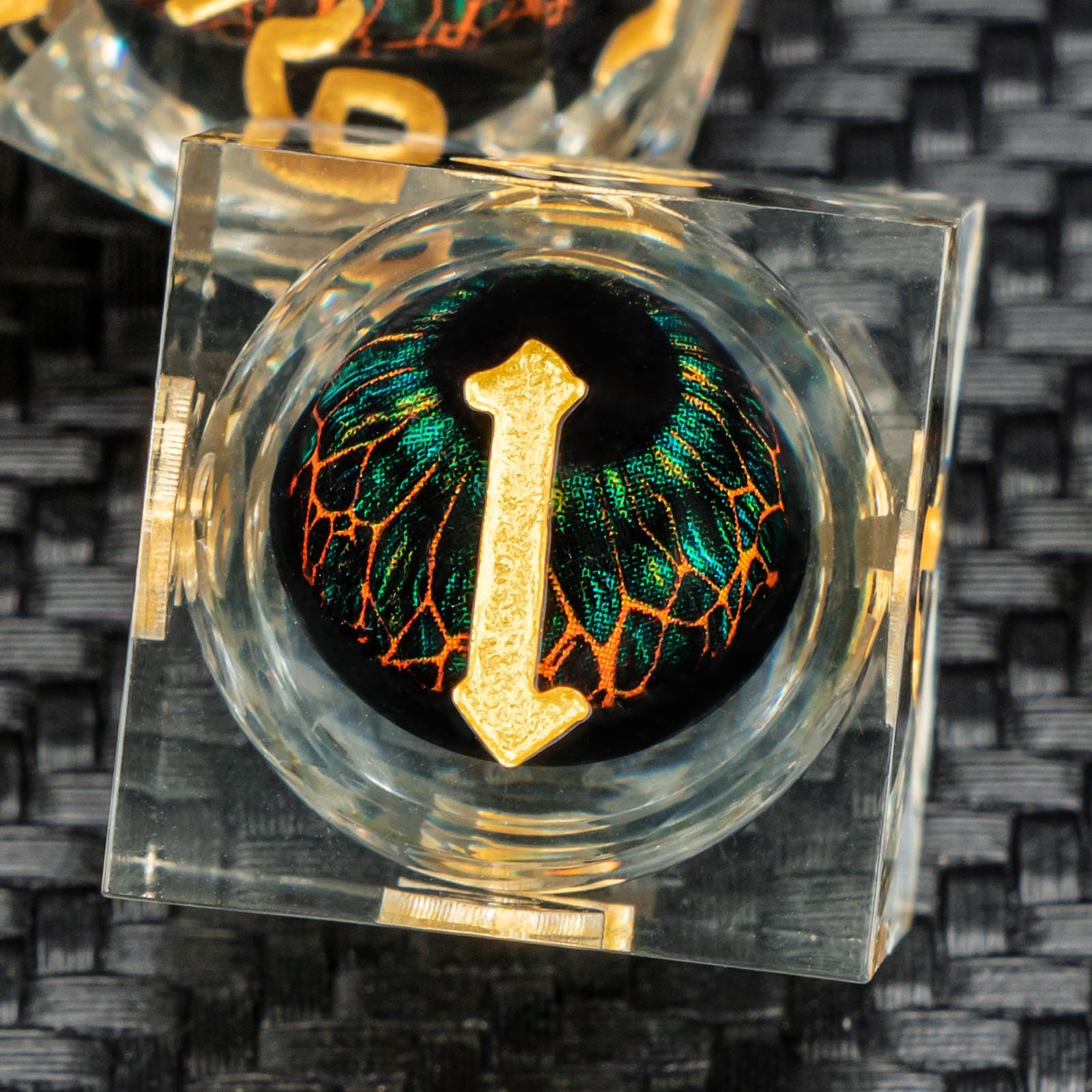 KERWELLSI Liquid Core Resin D&D Dice Set - Sharp Edge Beholder Eye Polyhedral RPG Dice (D20, D12, D10, D8, D6, D4) with Gift Box - Perfect for Dungeons & Dragons, Tabletop Gaming & Fantasy Roleplaying