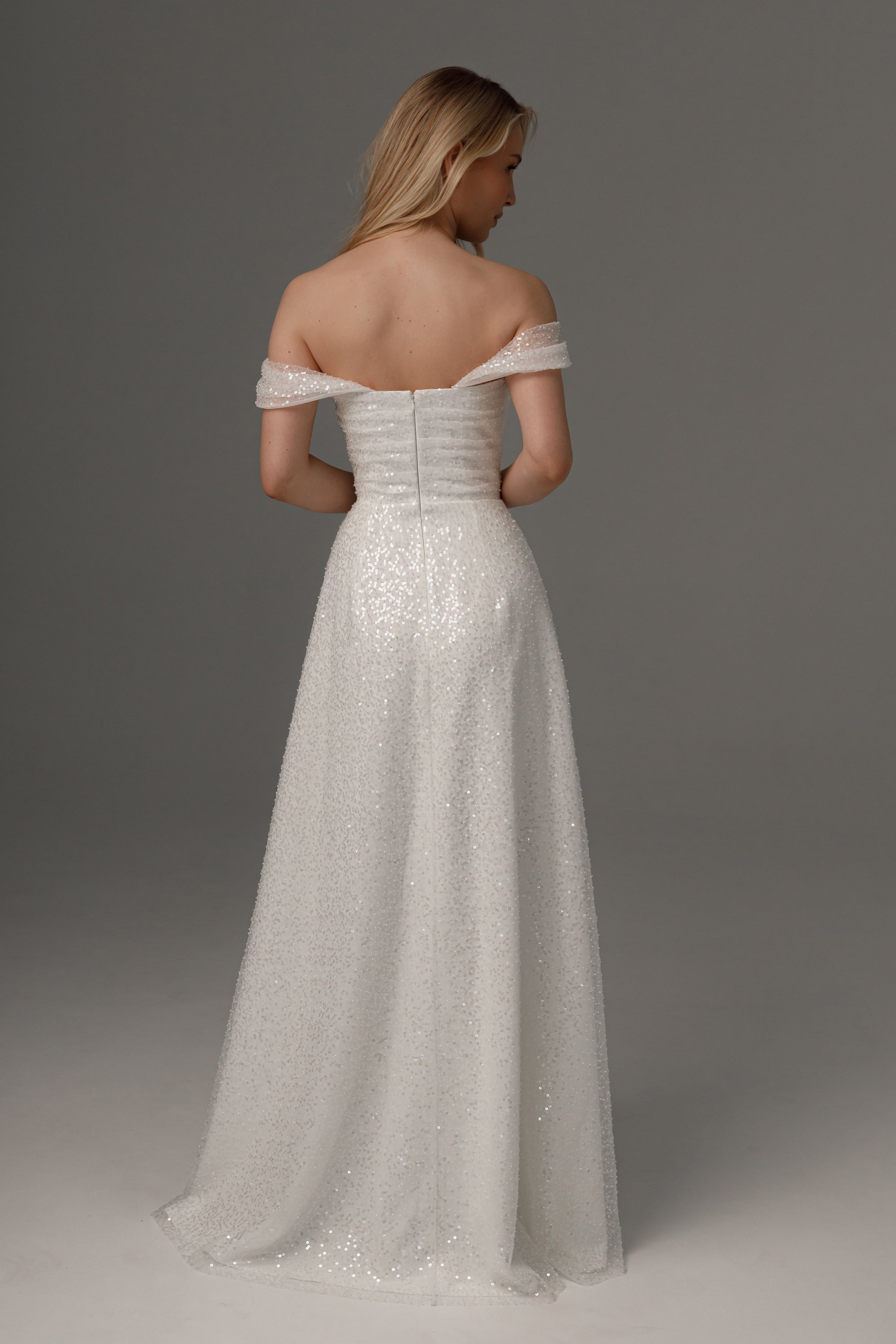 Elegant Strapless Wedding Dress with Detachable Sleeves - Perfect for Bridal Ceremony, Vow Renewal & Formal Events