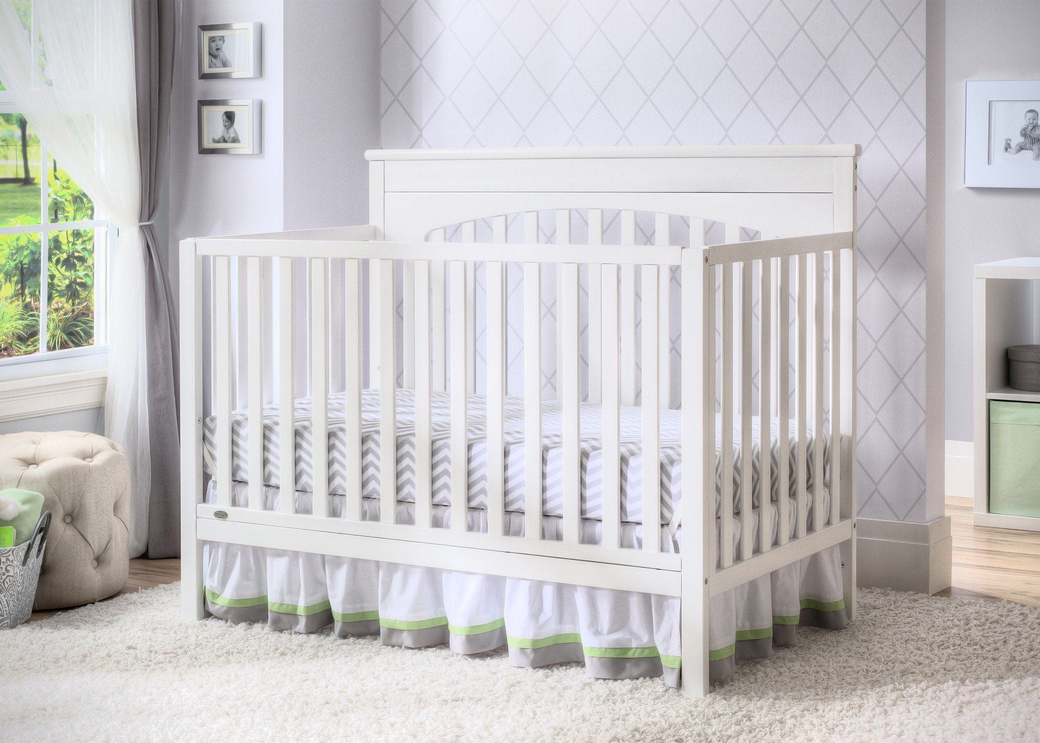 Layla 4-in-1 Convertible Crib for Baby - Toddler Bed, Daybed & Full-Size Bed | Safe & Stylish Nursery Furniture for Newborns to Teens | Perfect for Bedrooms, Daycare & Guest Rooms
