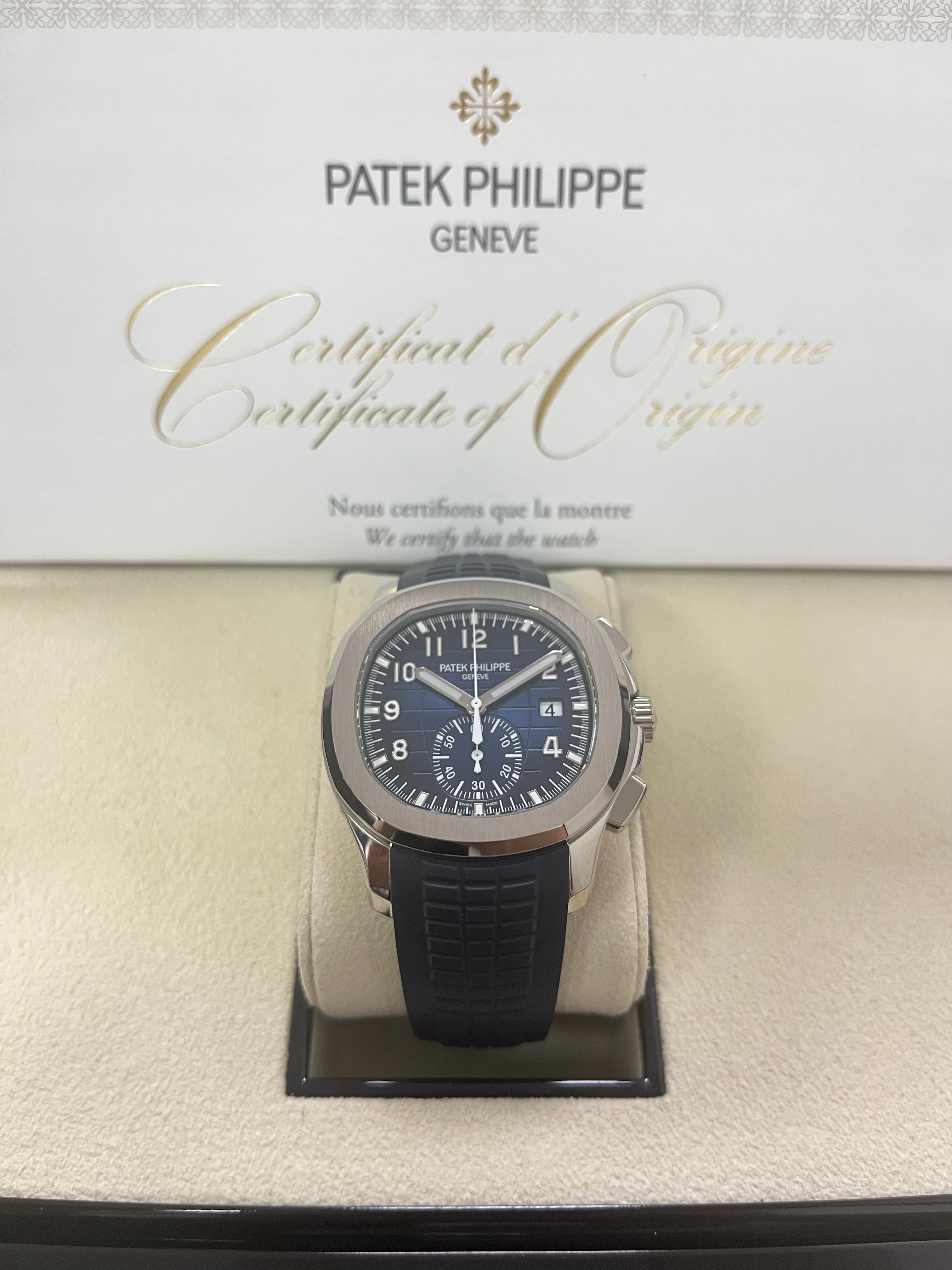 Patek Philippe Aquanaut 5968G-001 Luxury Men's Watch - Automatic Chronograph, Rose Gold Case, Black Dial - Perfect for Business Meetings & Special Occasions