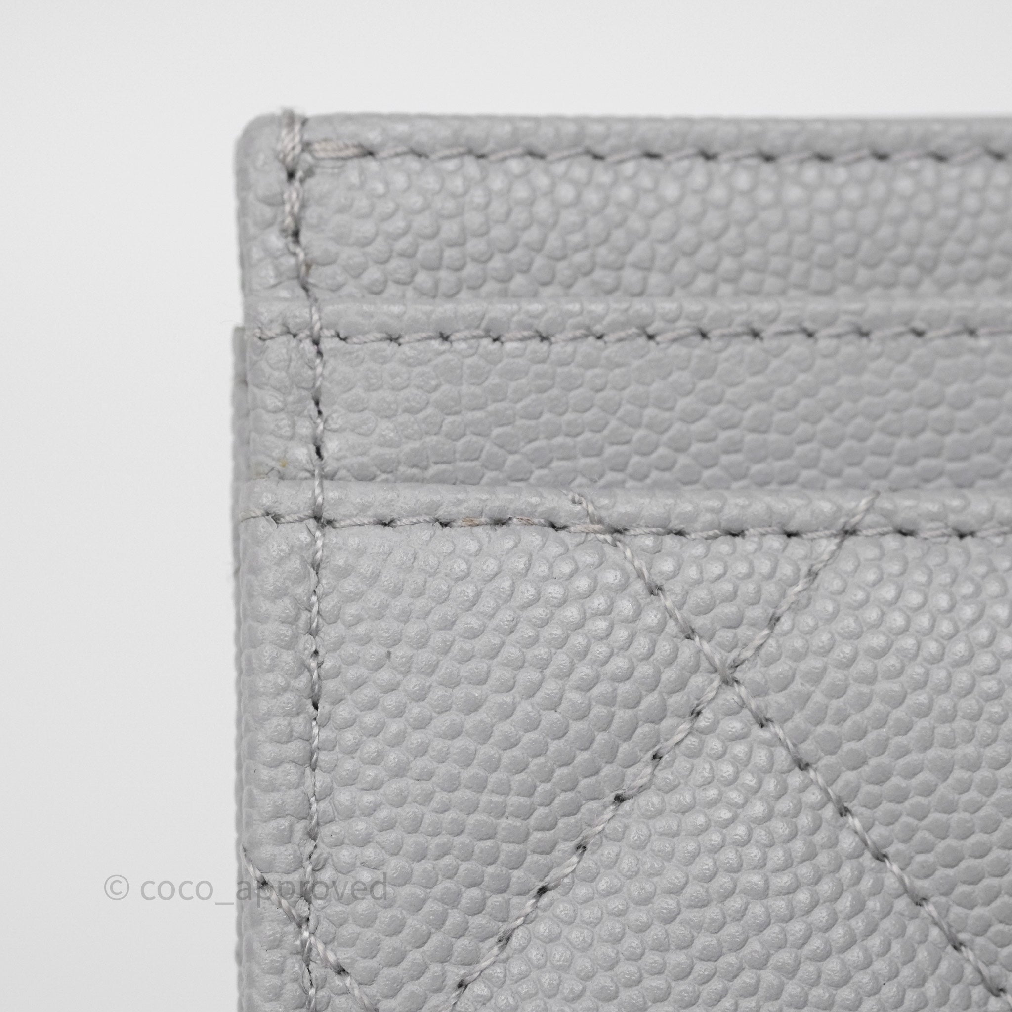 Chanel Classic Card Holder in Grey Caviar Leather with Gold Hardware - Perfect for Everyday Use & Luxury Gift Giving