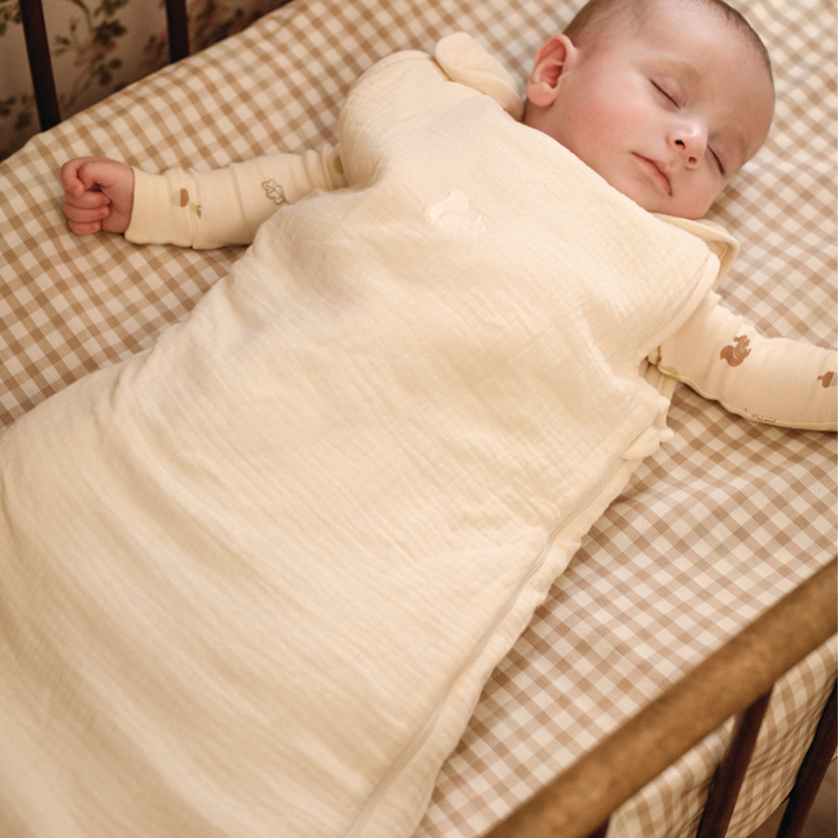 Organic Cotton Gauze Baby Sleeping Bag - Breathable & Soft for Newborns & Toddlers - Perfect for Nursery, Travel & Outdoor Adventures