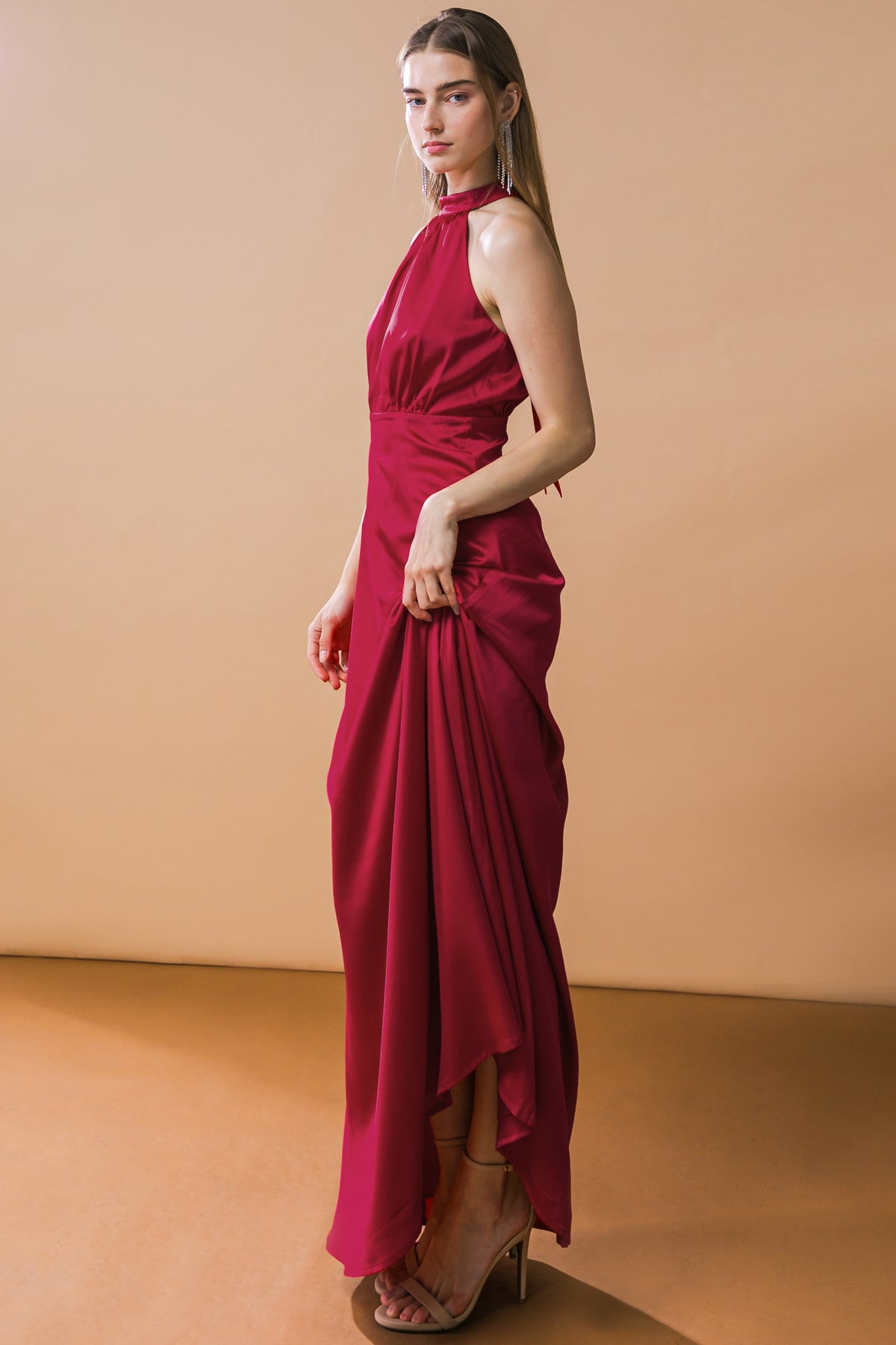 LOOKBOOK FAVORITE HALTER MAXI DRESS - Elegant Summer Beach Dress for Women, Perfect for Vacations, Weddings & Date Nights