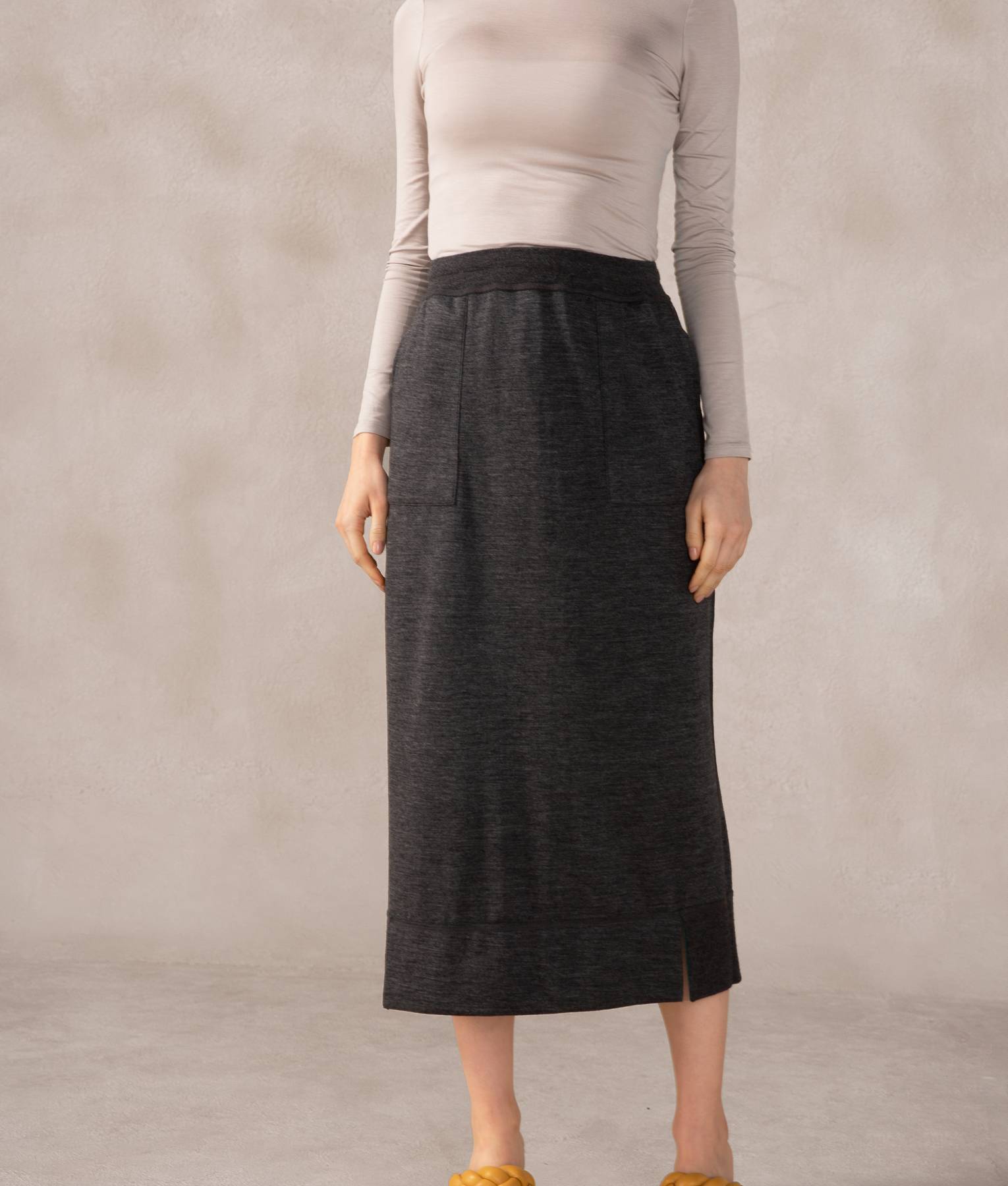 Soft Baby Alpaca & Silk Blend Cargo Skirt for Women - Comfortable & Stylish Travel & Outdoor Skirt for Hiking, Camping & Casual Wear