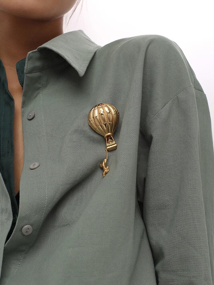 Romantic Hot Air Balloon Necklace - Elegant Jewelry Gift for Women, Perfect for Date Night & Anniversary Celebrations