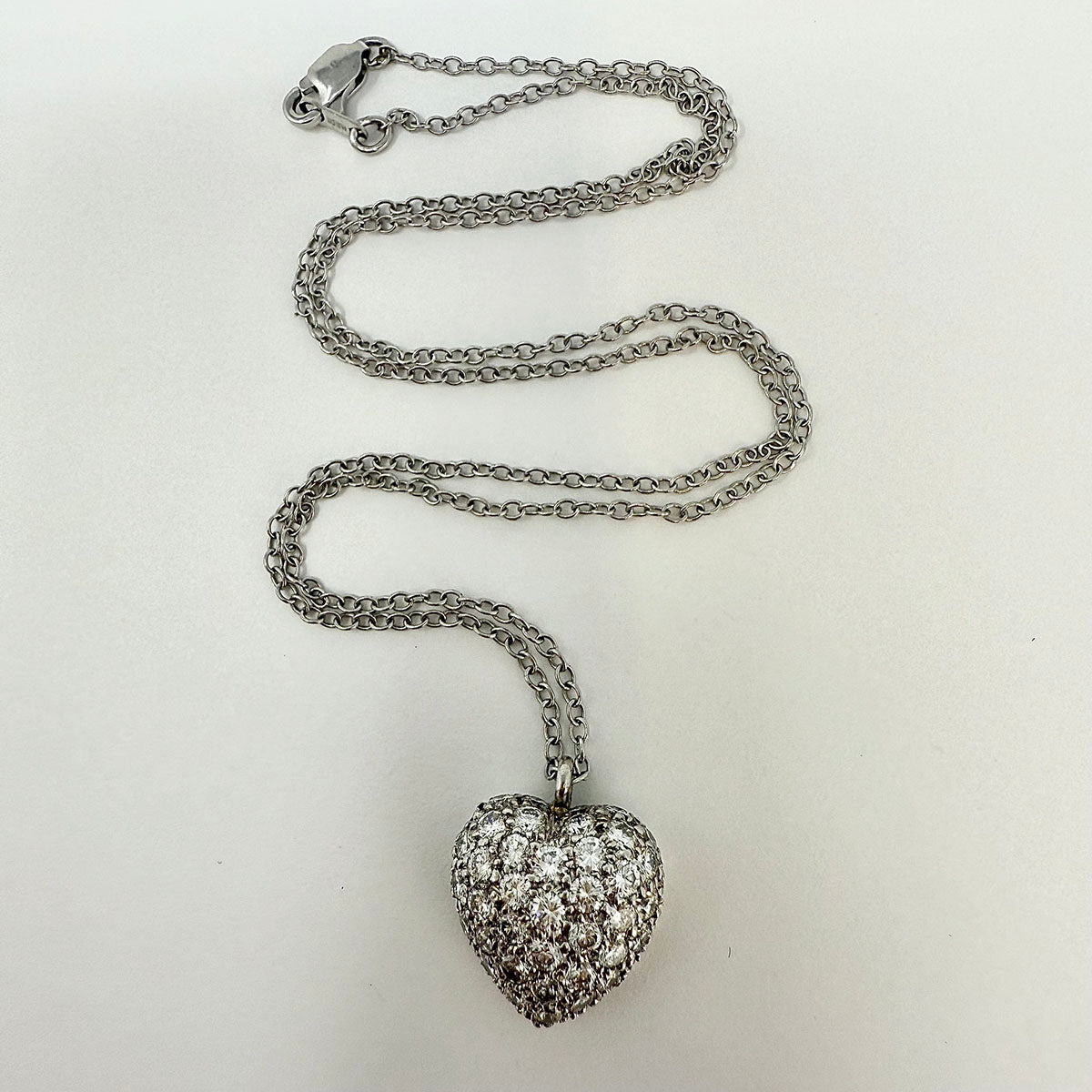 18K White Gold Diamond Heart Pendant Necklace for Women - Elegant Jewelry Gift for Anniversary, Valentine's Day & Special Occasions