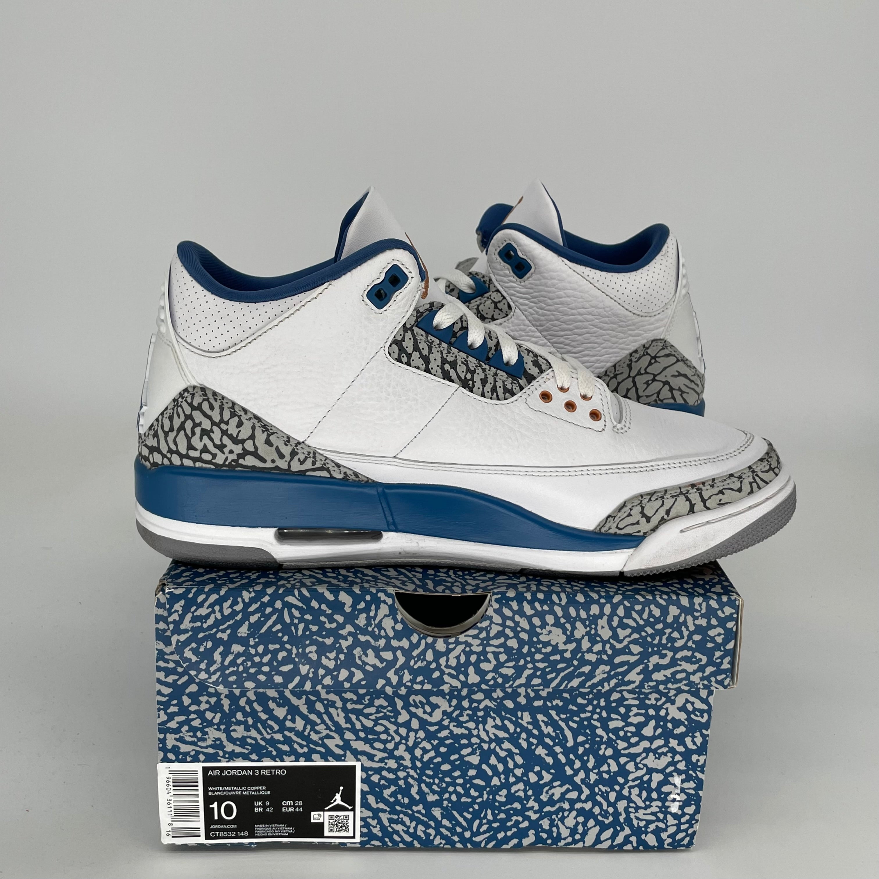 Original Air Jordan 3 Retro 'Wizards' Basketball Shoes - Size 10 (CT8532-148) for Men - Perfect for Streetwear, Sneaker Collecting & Casual Sports Fashion