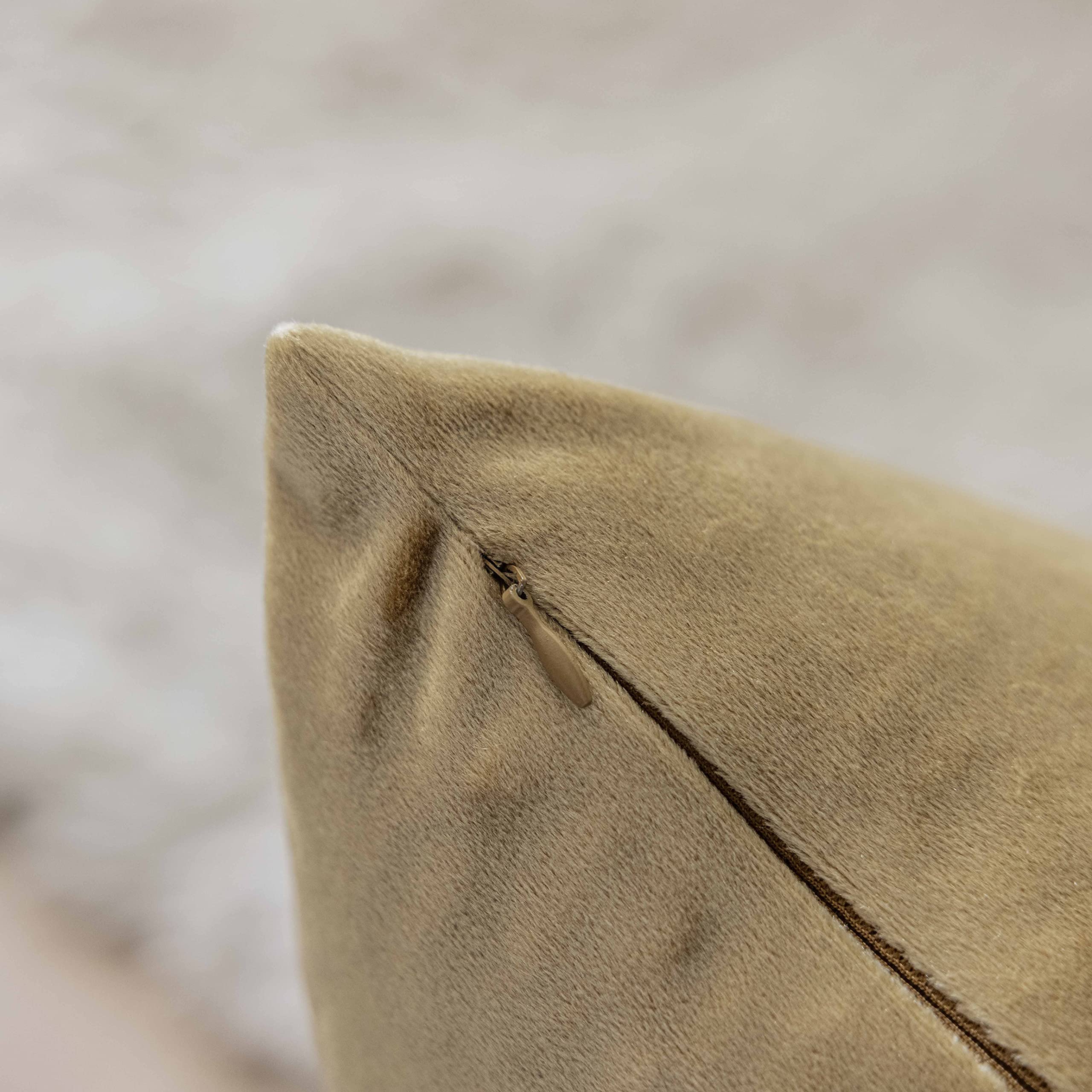 Premium Gold Velvet Pillow Covers 18x18 Inch - Soft Plush Square Throw Pillow Covers Set of 2 for Sofa, Couch, Bed & Living Room Decor - Luxurious Home Accent for Cozy Comfort & Elegant Styling