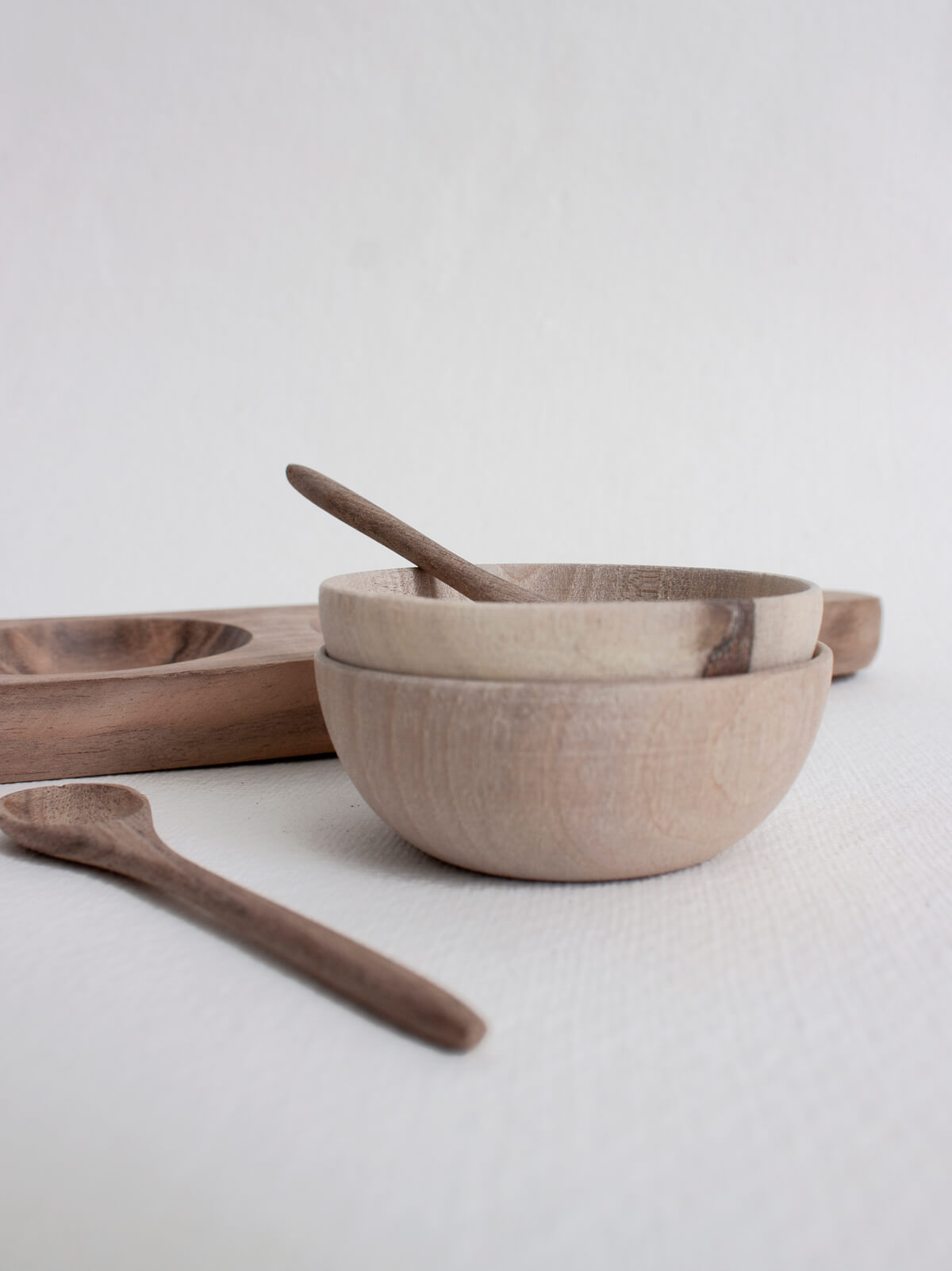 Premium Walnut Wood Serving Tray with 3 Mini Spice Bowls - Handcrafted Wooden Appetizer Platter for Cheese, Nuts, Snacks - Perfect for Entertaining, Kitchen Organization & Gift Giving