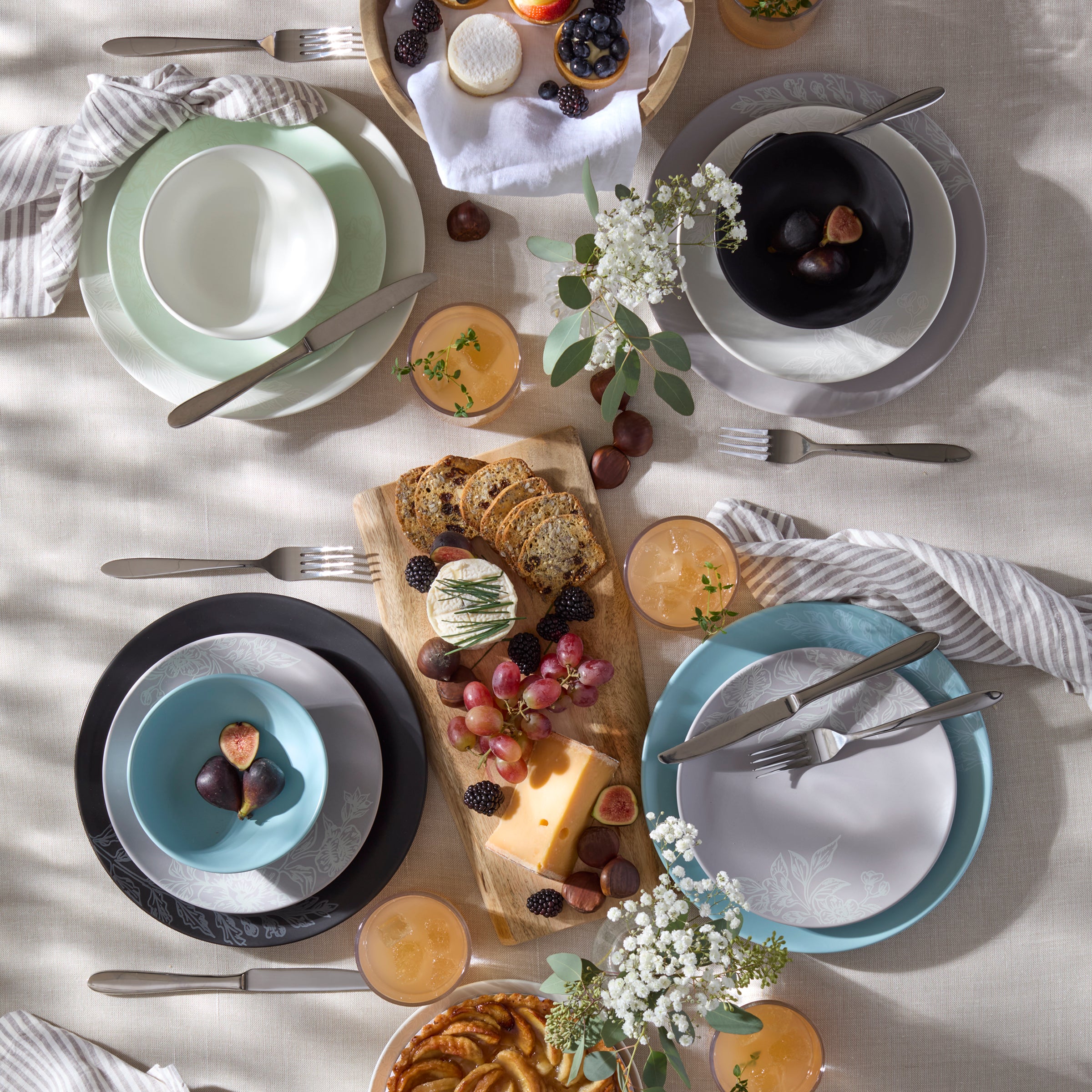 Roseto Soft Sage 12-Piece Dinnerware Set - Porcelain Plates, Bowls & Mugs for Everyday Dining, Family Gatherings & Dinner Parties