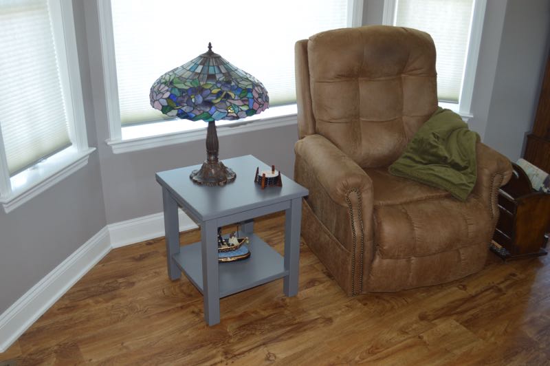 Versaloft Modern End Table with Shelf - Stylish Nightstand for Living Room, Bedroom, or Office - Perfect for Holding Lamps, Books, and Decor