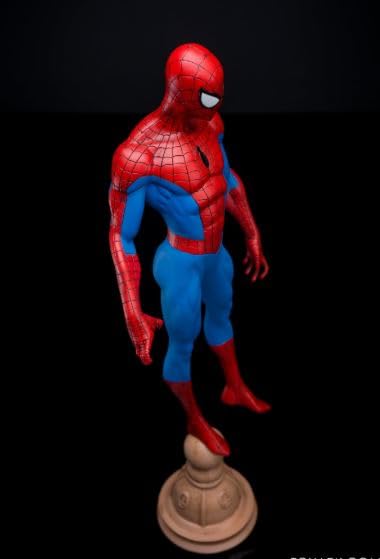 Marvel Spider-Man PVC Action Figure - Diamond Select Toys Collectible Statue for Superhero Fans | Perfect for Home Decor, Office Display & Gift Giving