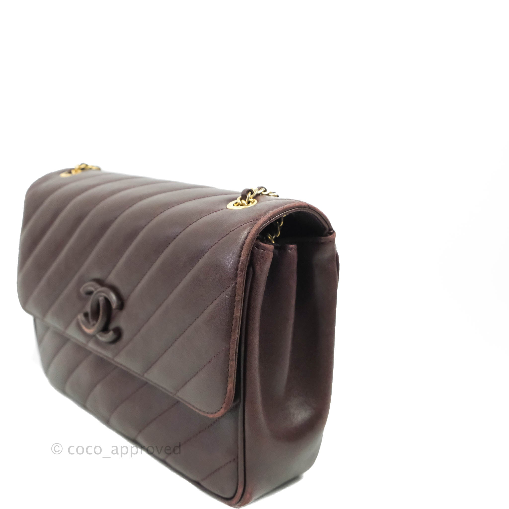 Chanel CC Signature Flap Bag in Diagonal Burgundy Calfskin with Aged Gold Hardware - Luxury Crossbody Purse for Women, Perfect for Date Night & Special Occasions
