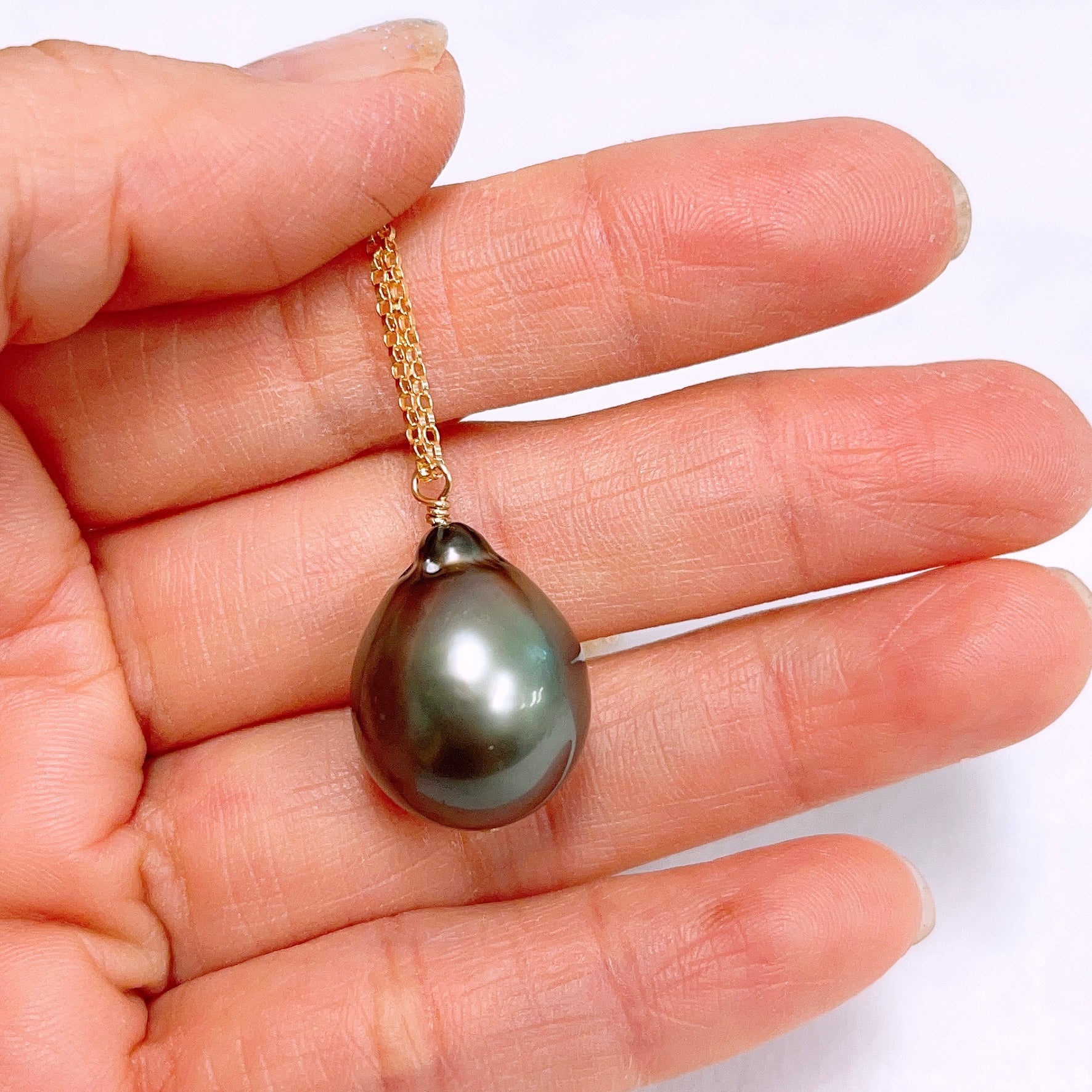 Luxury Large Tahitian Pearl Pendant Necklace (N392) - Elegant Jewelry Gift for Women, Perfect for Weddings & Special Occasions