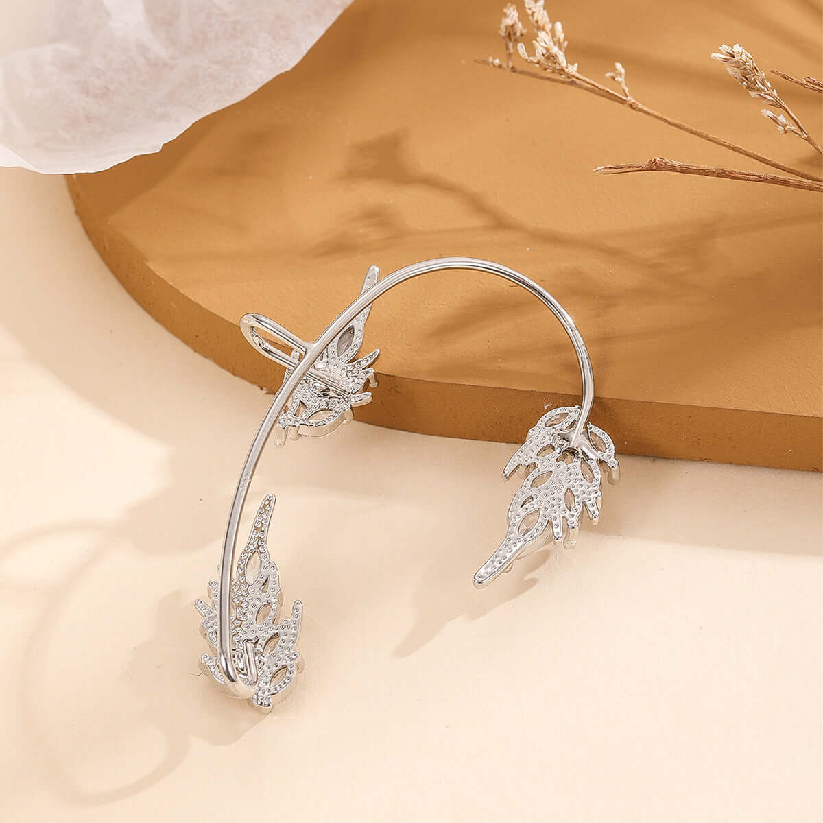 Leaf Vine Elf Clip Ear Wrap Ear Cuff - Boho Silver Elf Ear Cuff Jewelry for Women | Perfect for Cosplay, Fantasy Costumes, and Everyday Boho Fashion Accessories