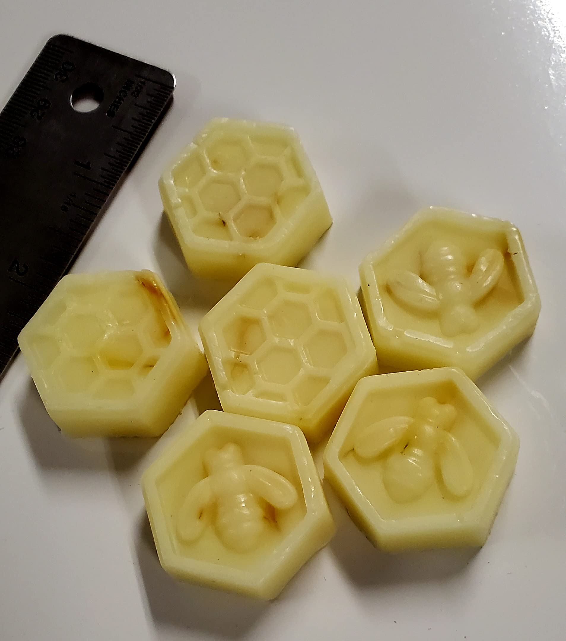 Organic Honeycomb Honey Bee Baby Shower Favors - 20-Pack Goat's Milk & Honey Scented Soap Gift Set for Gender Reveal Parties, Newborn Celebrations & Bridal Showers - Perfect Baby Shower Party Favors & Wedding Guest Gifts