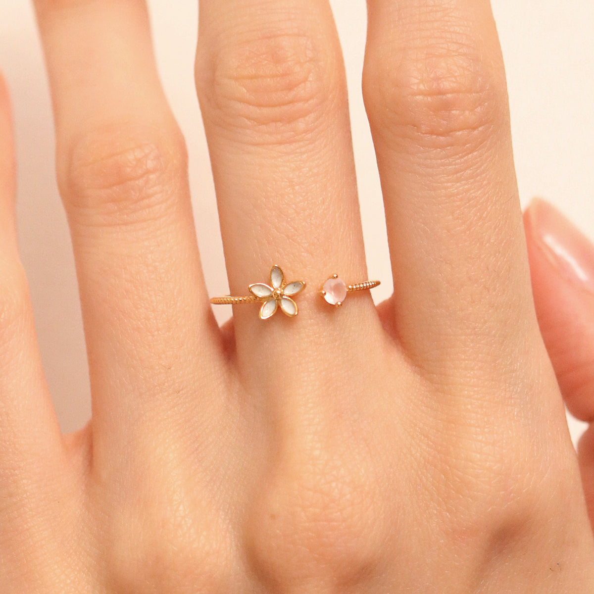 Rose Quartz Flower Ring for Women - Elegant Healing Crystal Jewelry for Love & Positivity | Perfect for Gifts, Meditation & Everyday Wear