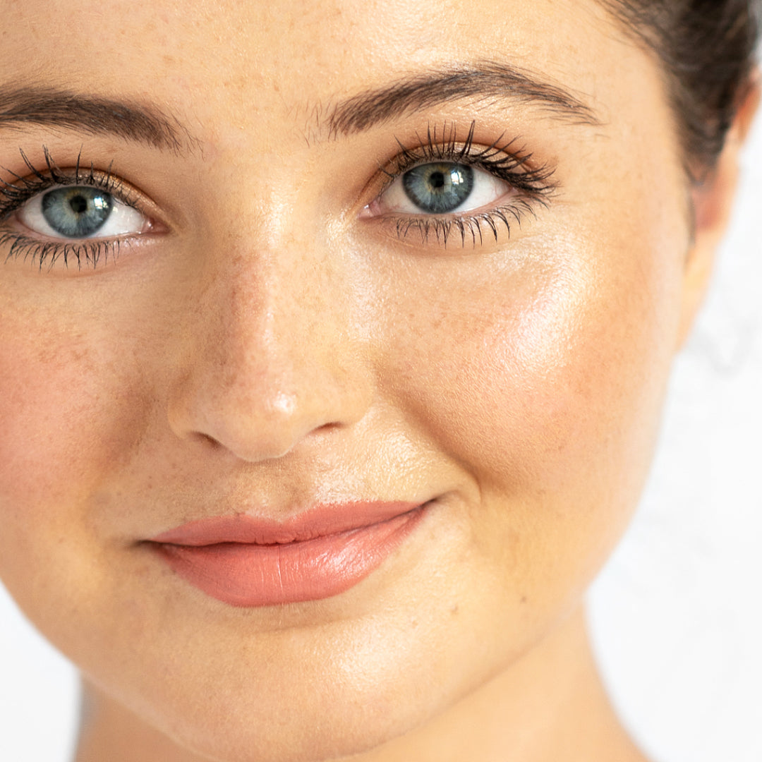 Long-Lasting Waterproof Avocado Mascara - Smudge-Proof & Volumizing for Swimming, Gym & Rainy Days